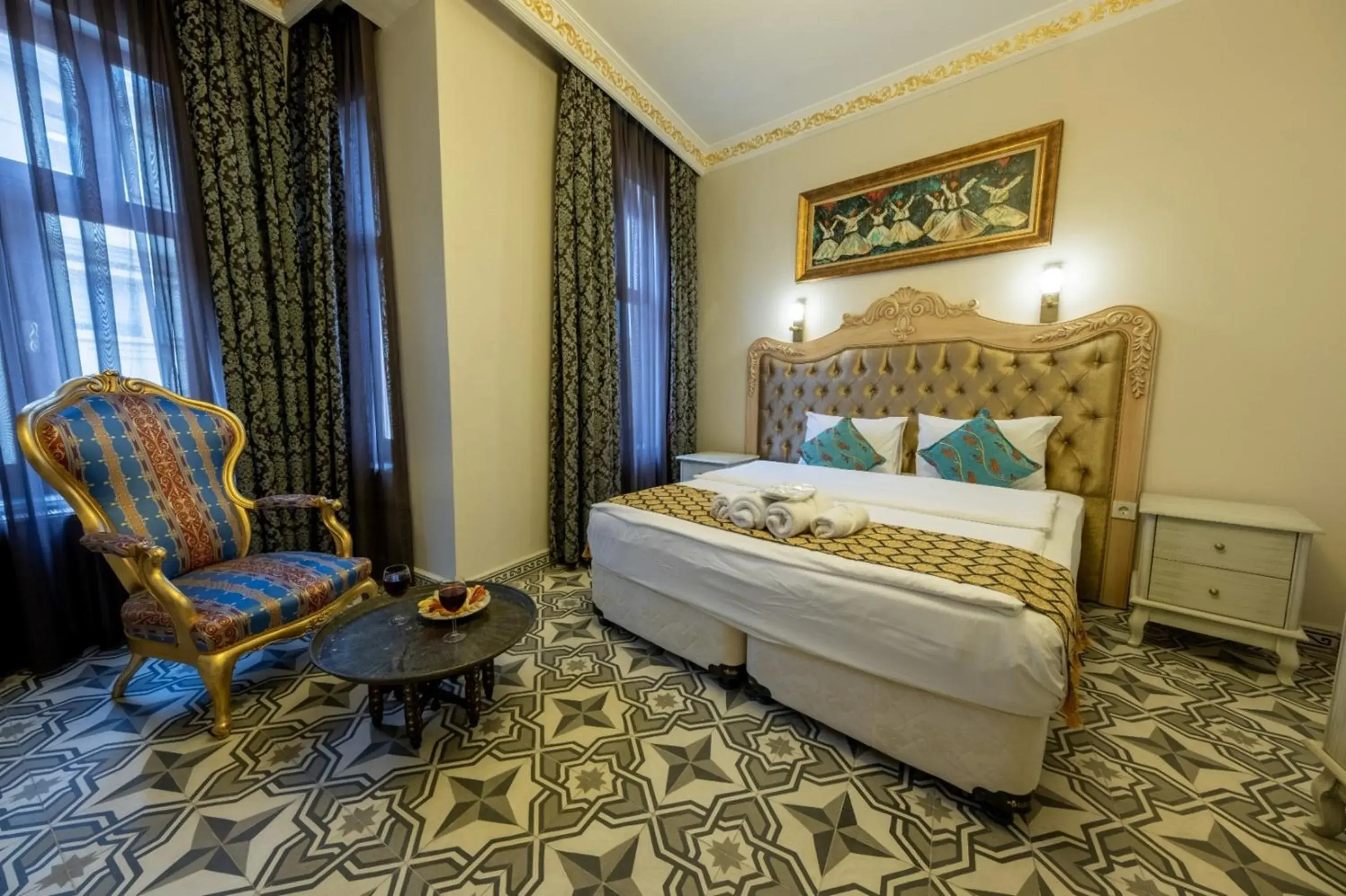 Bed in Felicity Palace Sirkeci Bed in Felicity Palace Sirkeci