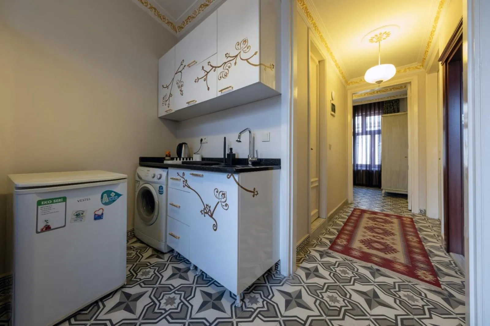 Kitchen or kitchenette in Felicity Palace Sirkeci