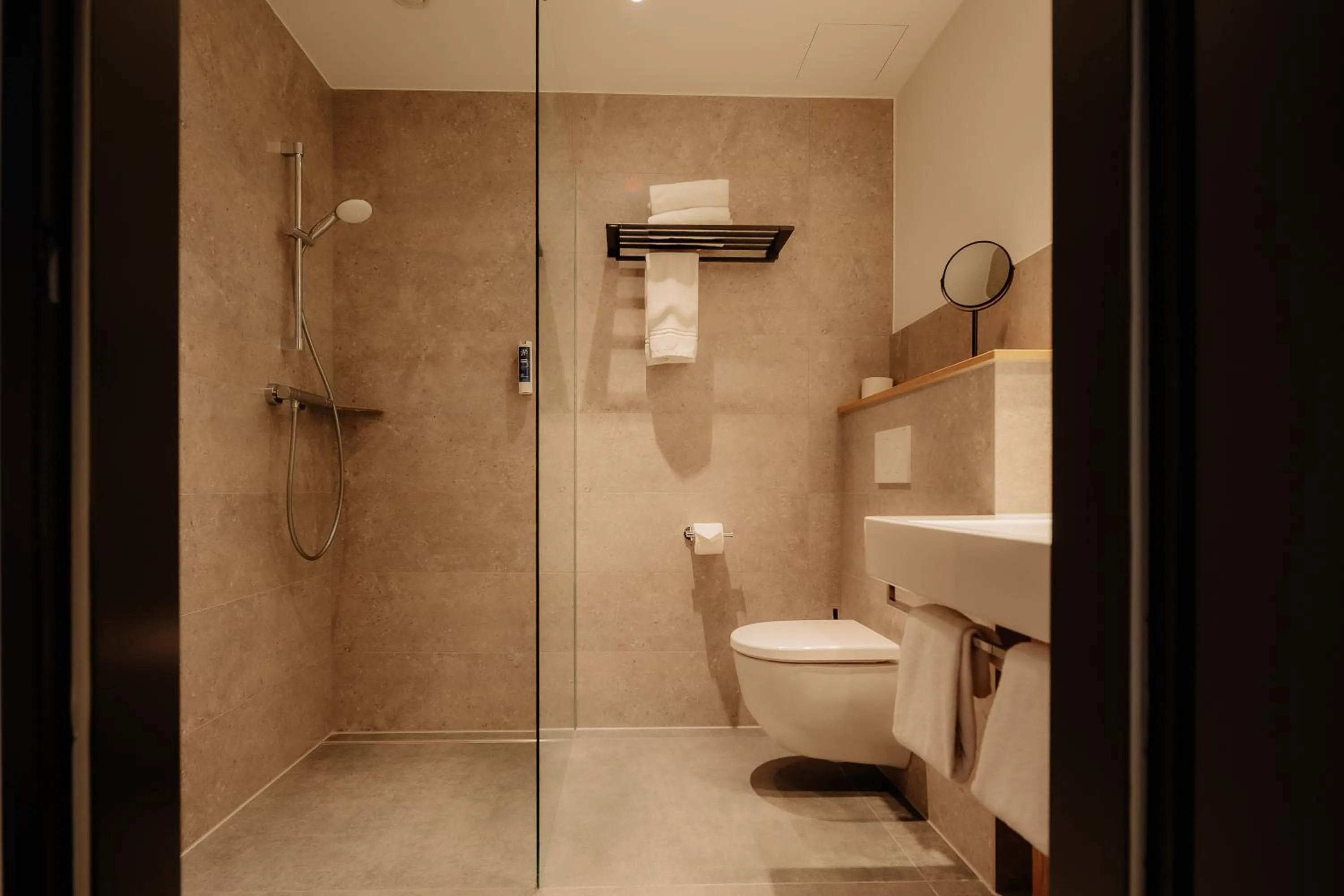 Bathroom in Stadthöfe Rhede by Hackmann