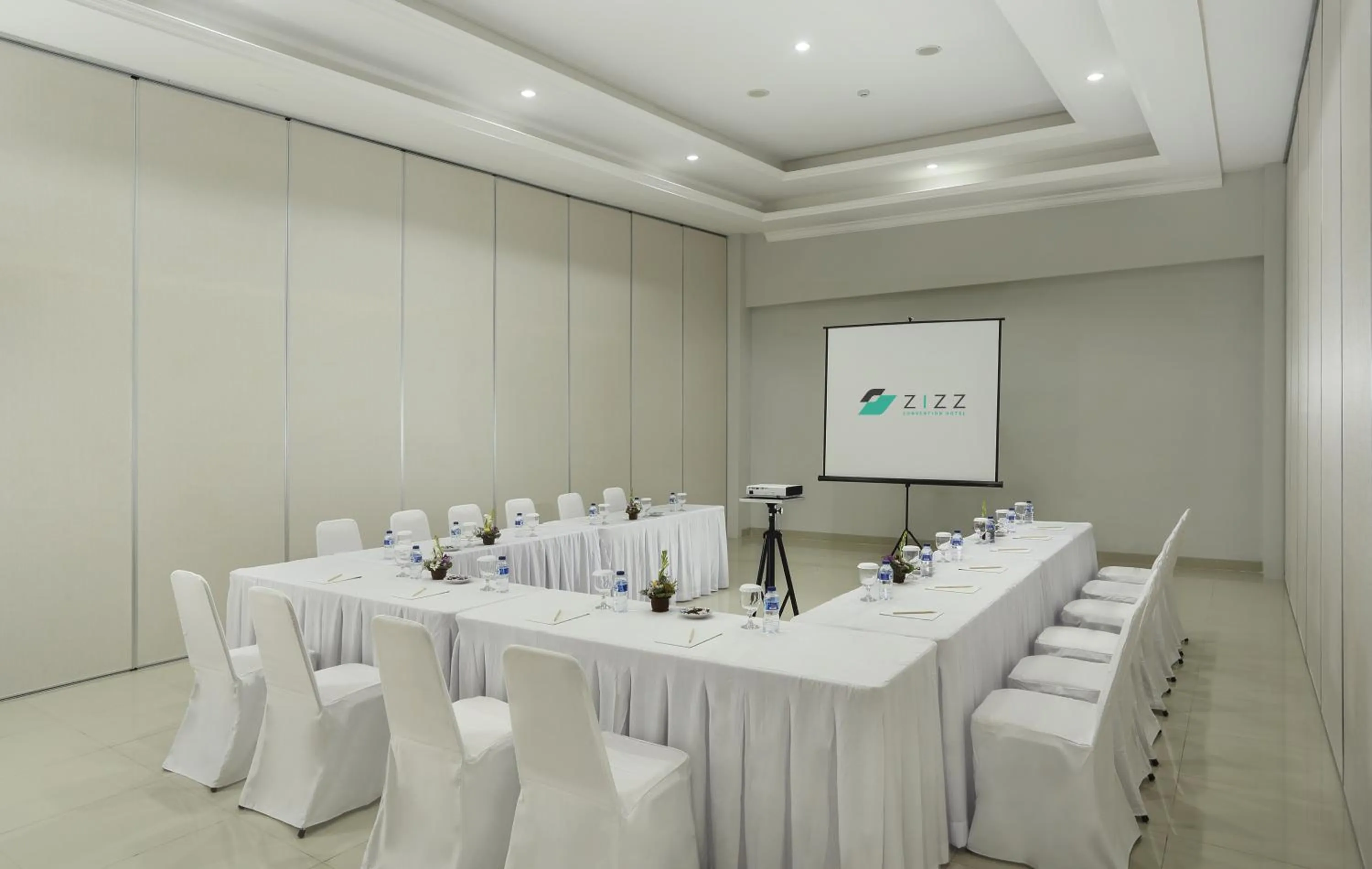 Business facilities in Zizz Convention Hotel