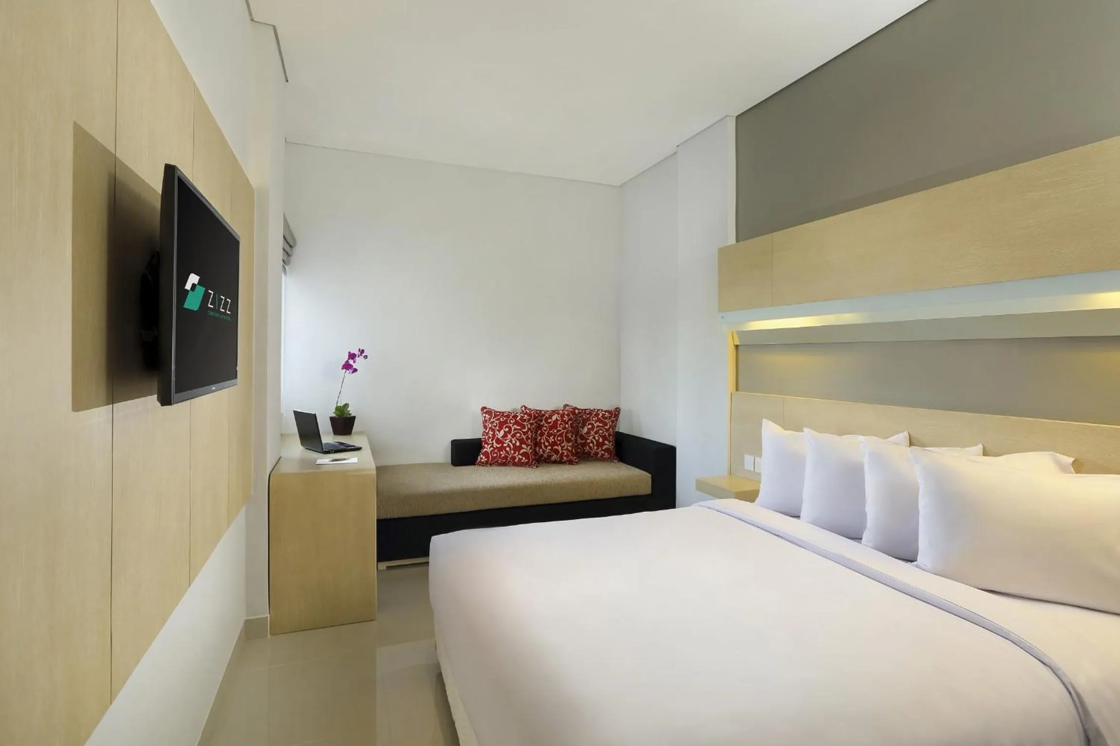 TV and multimedia, Bed in Zizz Convention Hotel