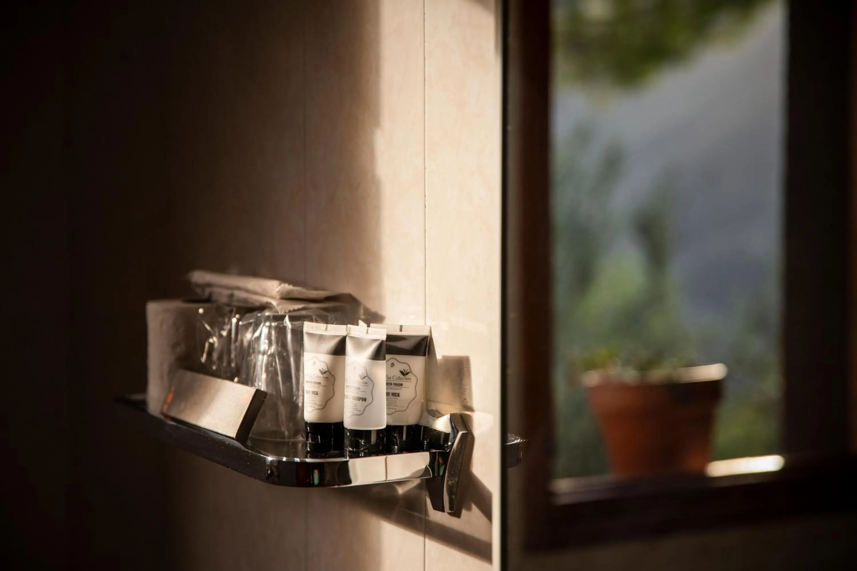 Bathroom in Hostal Montserrat