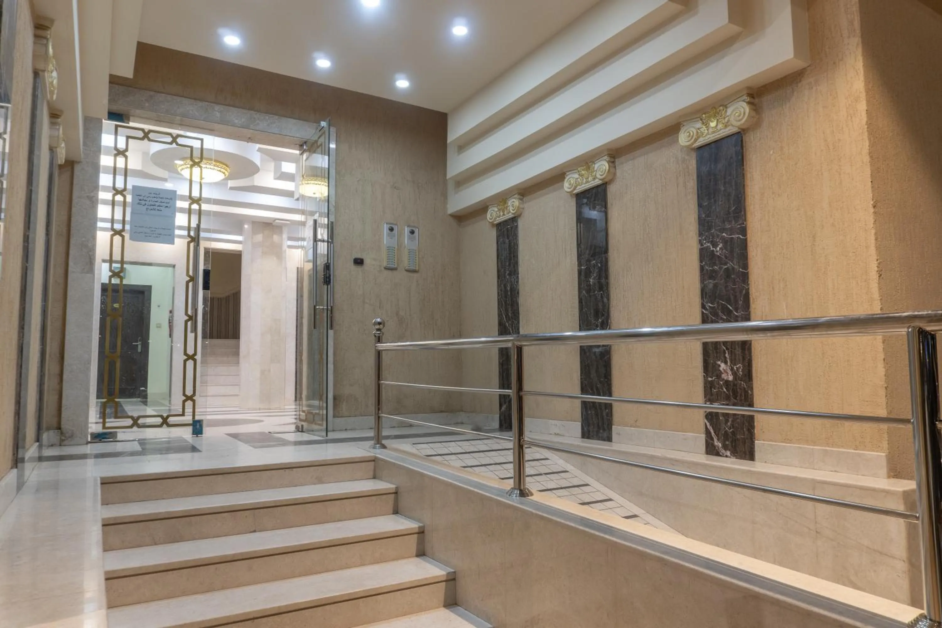 Property building in Dyar Sultana - 10 Mins Drive to Al Masjed Al Nabwi