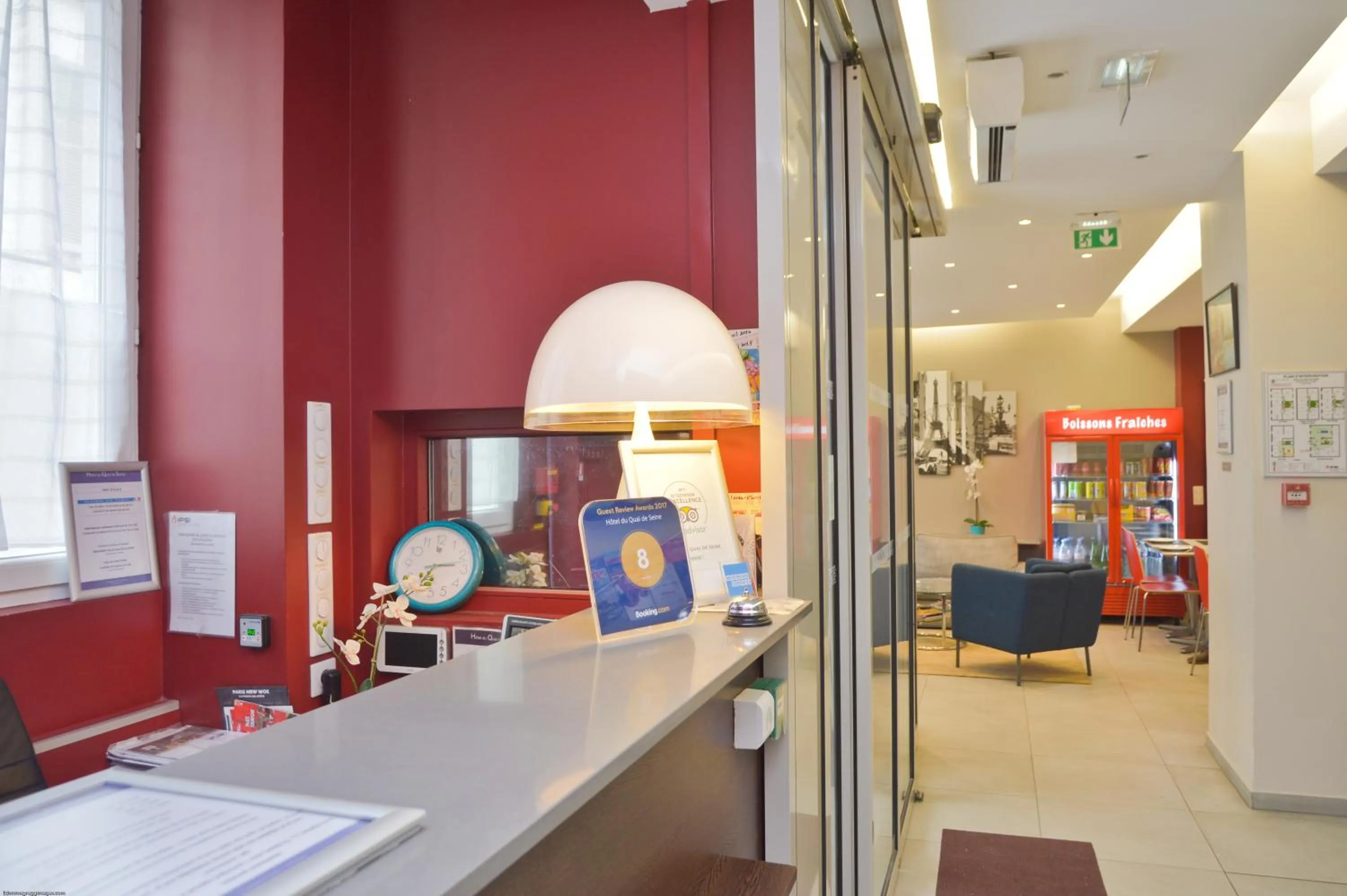 Lobby or reception in Hôtel du Quai de Seine