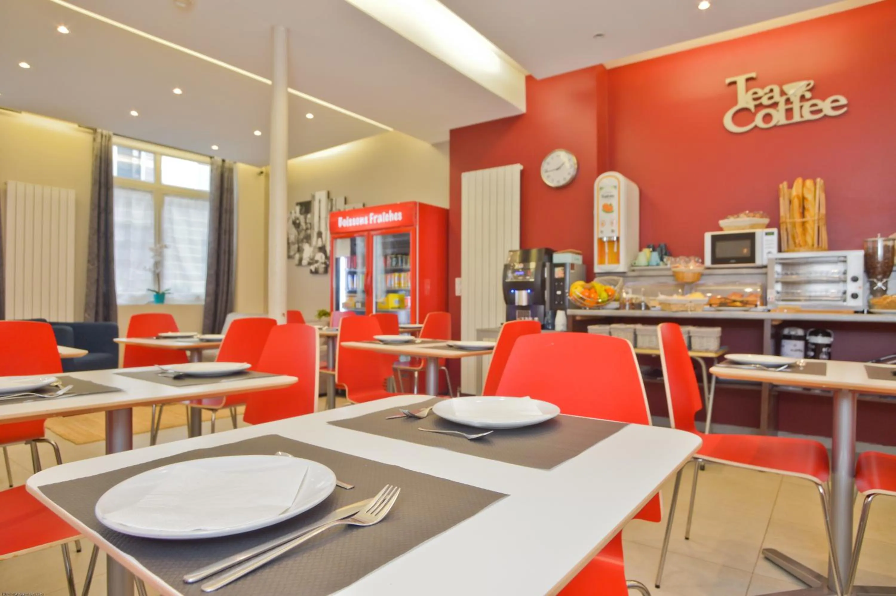 Food and drinks in Hôtel du Quai de Seine