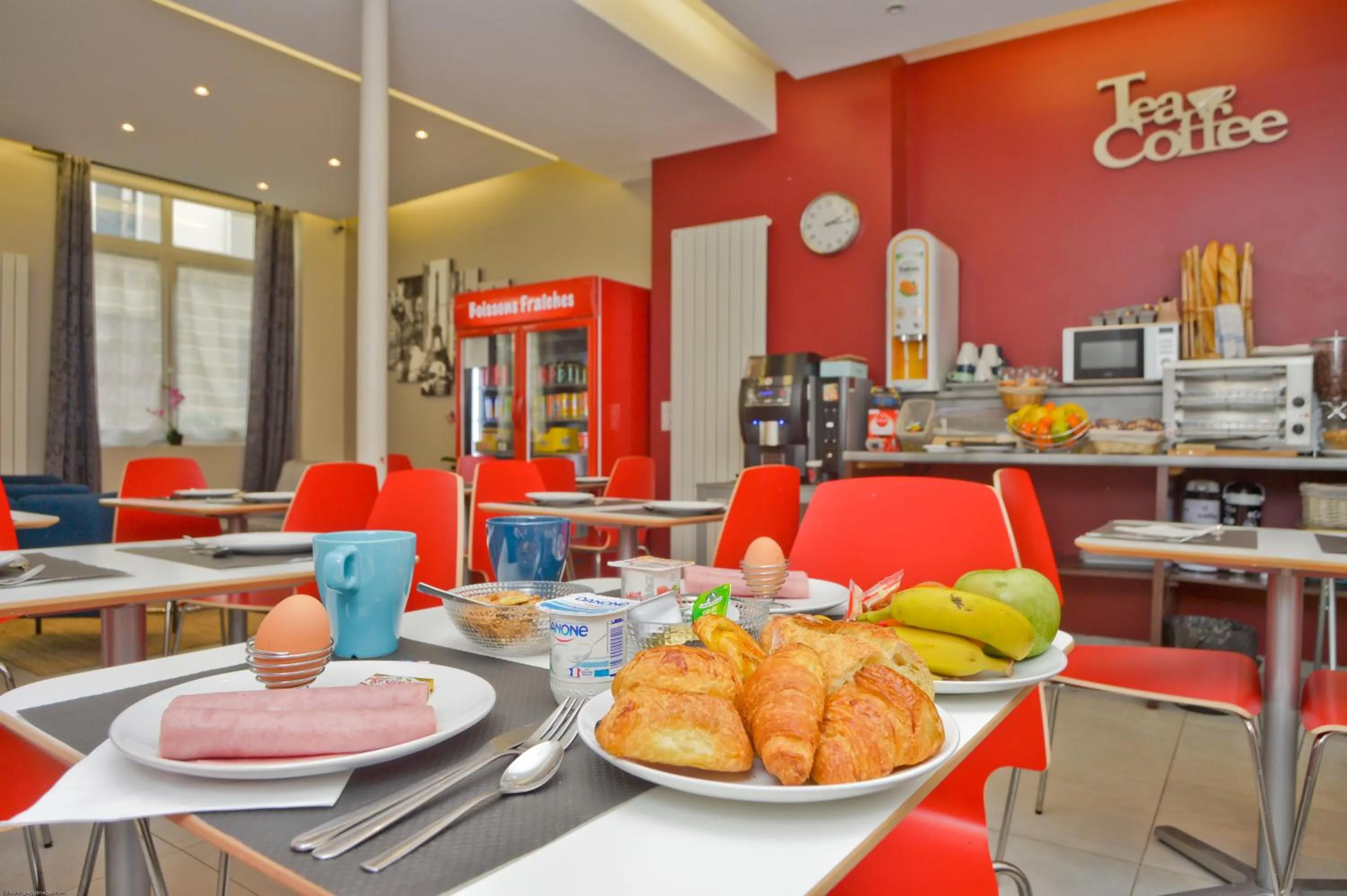 Food and drinks in Hôtel du Quai de Seine