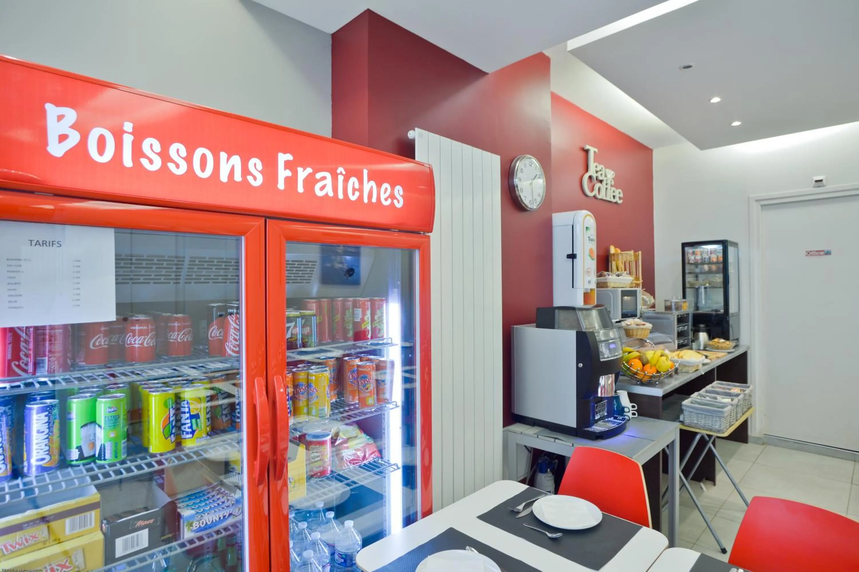 Food and drinks in Hôtel du Quai de Seine