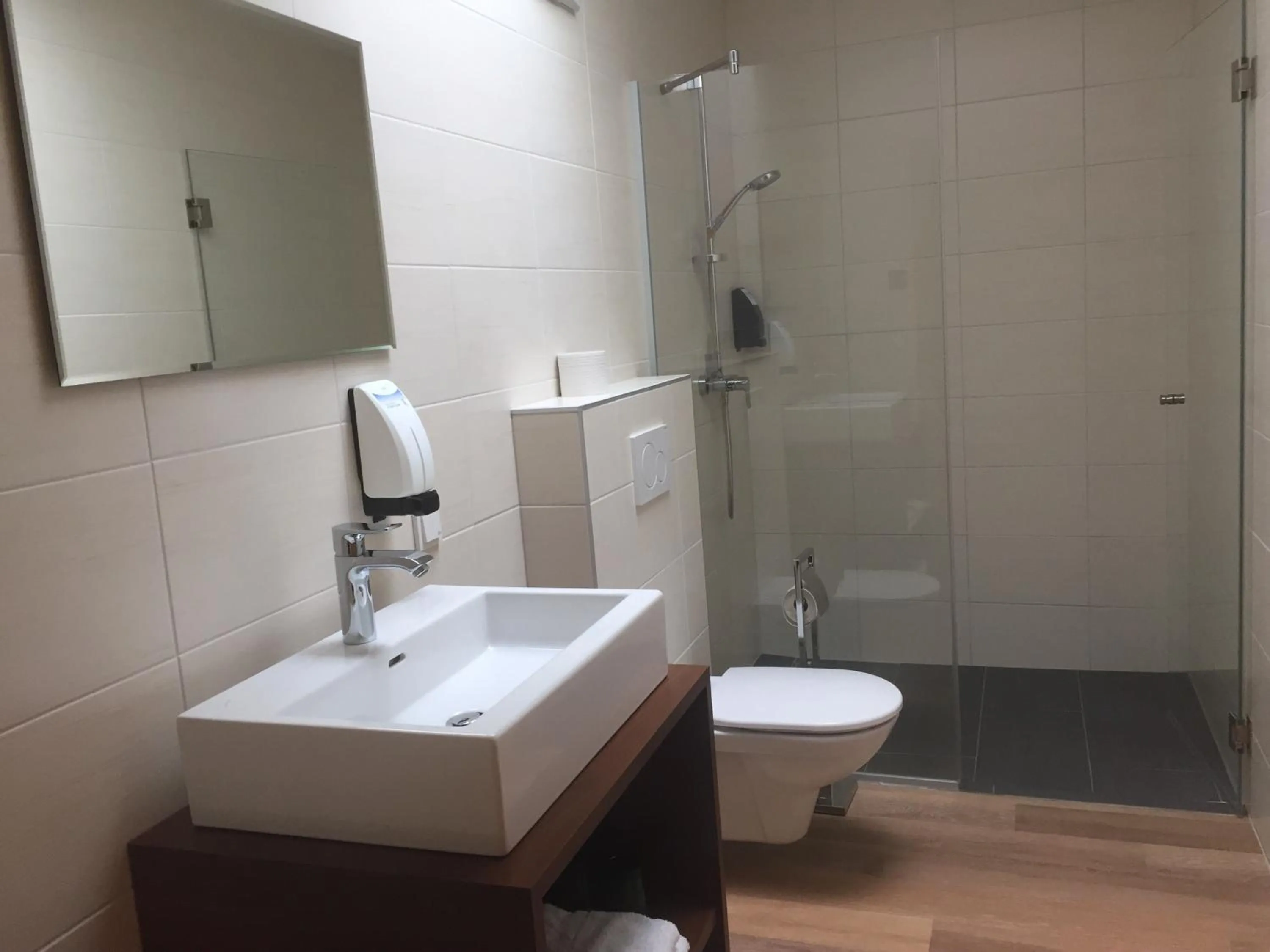 Shower in Schnepfenhof