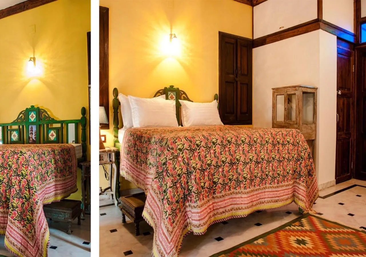 Bedroom, Bed in Dodhia Haveli