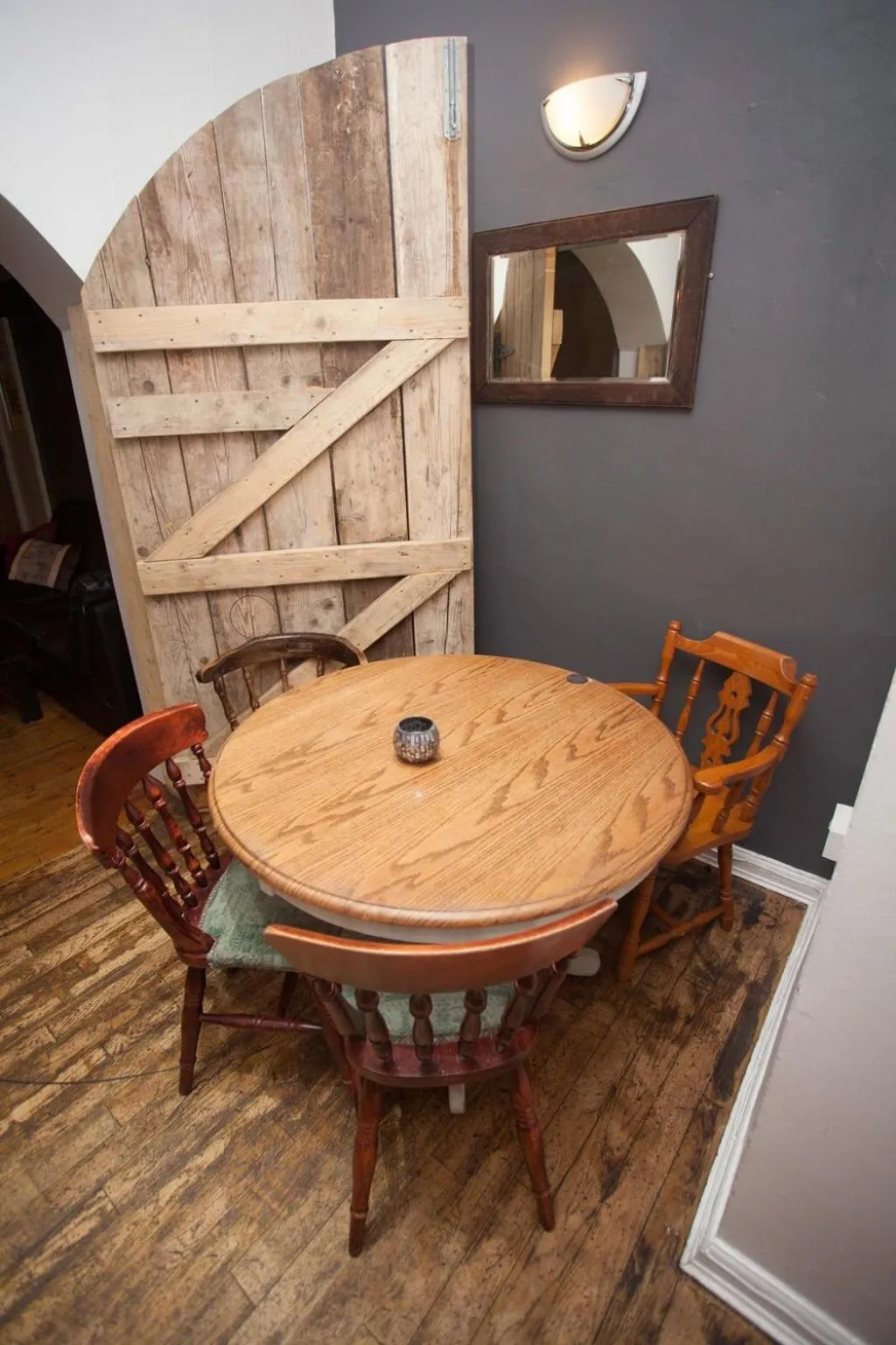 Dining area in The Heights Bunkhouse