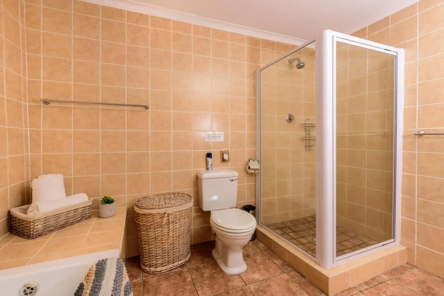 Two-Bedroom Chalet in Bon Accord Farm Cottages Two-Bedroom Chalet in Bon Accord Farm Cottages