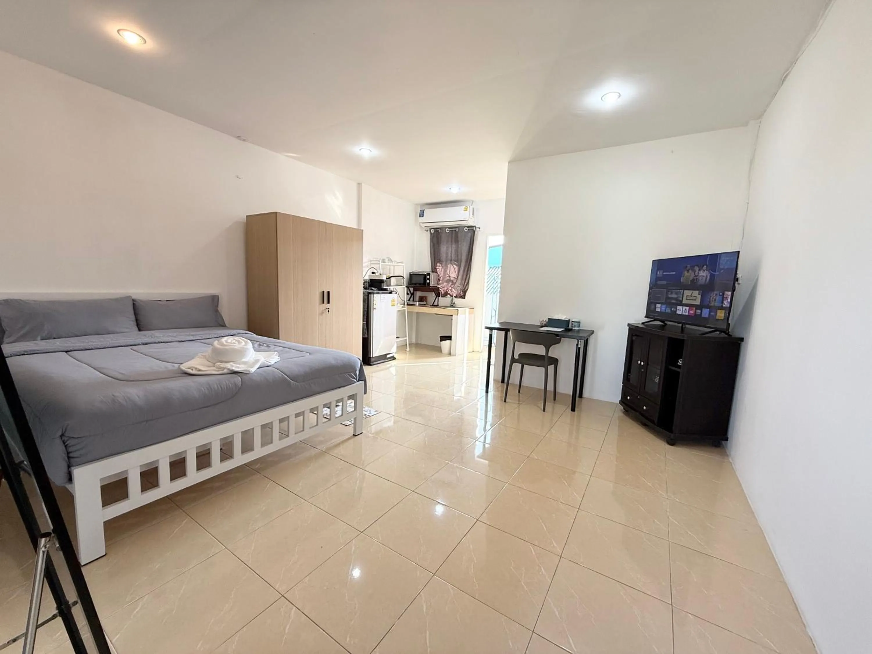 Bed in Bangtao Corner