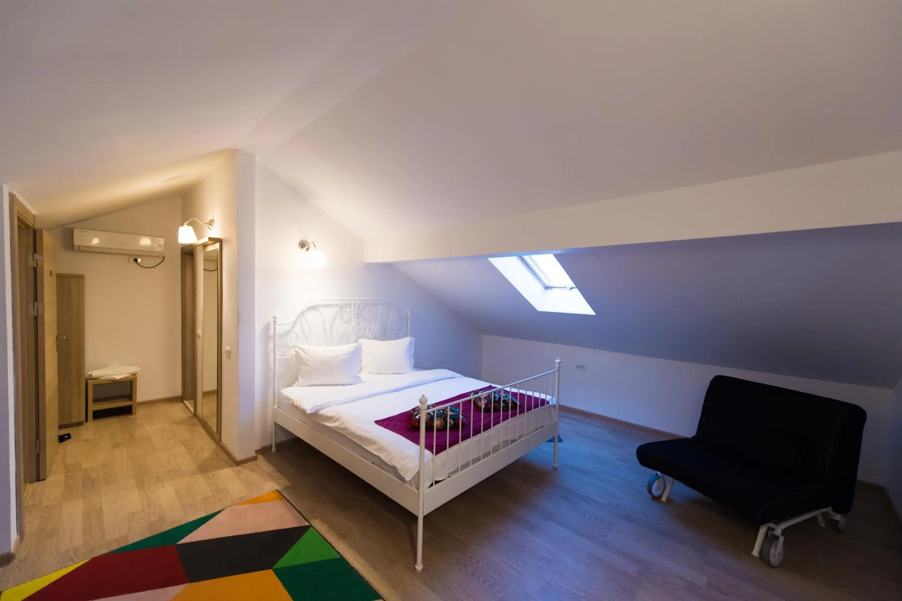 Bed in Pensiunea Puiu