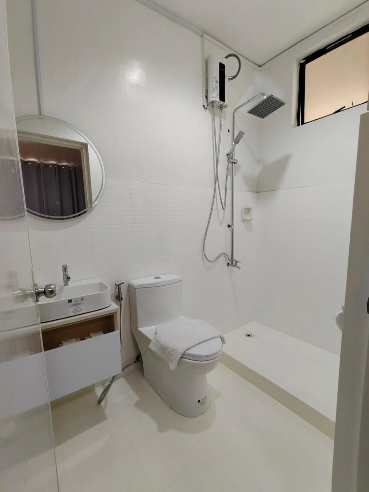 Shower in Northland Resort Hotel Manapla