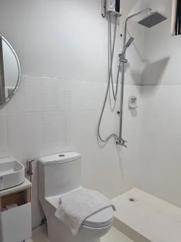 Shower in Northland Resort Hotel Manapla