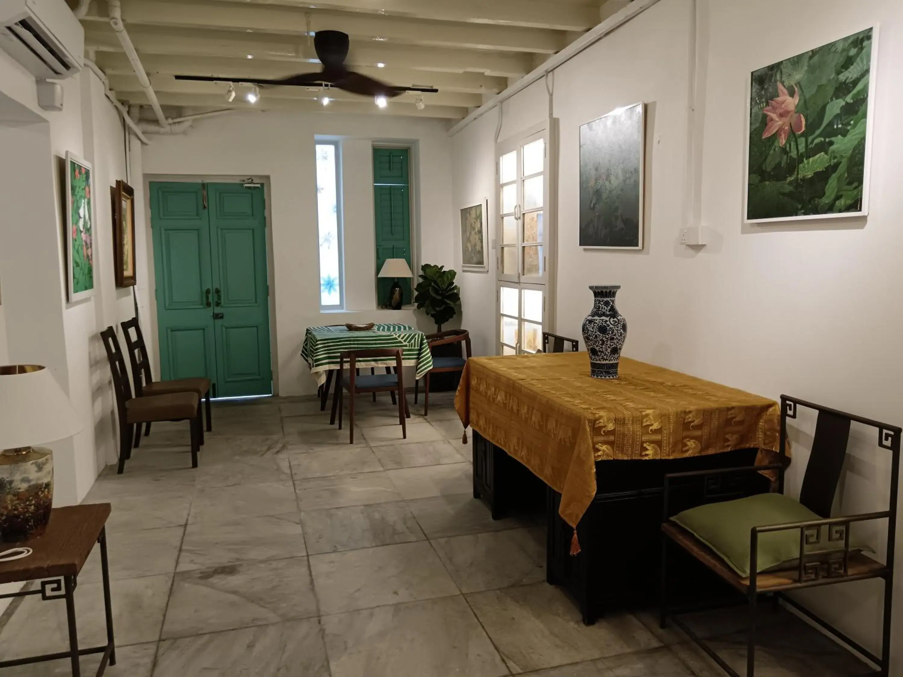 Lobby or reception in The Georgetown Green Gates Lobby or reception in The Georgetown Green Gates