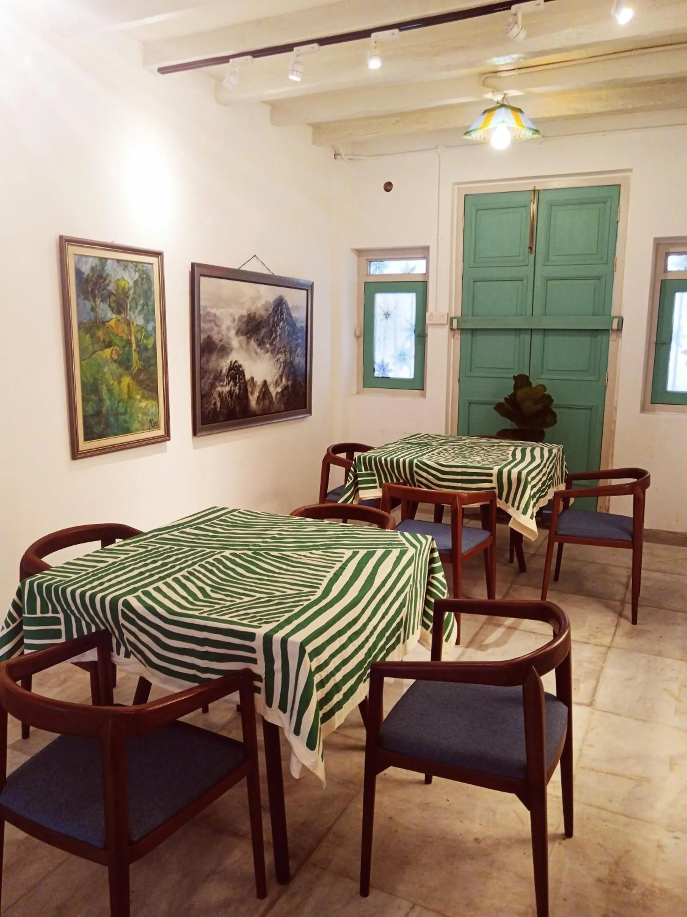 Seating area in The Georgetown Green Gates