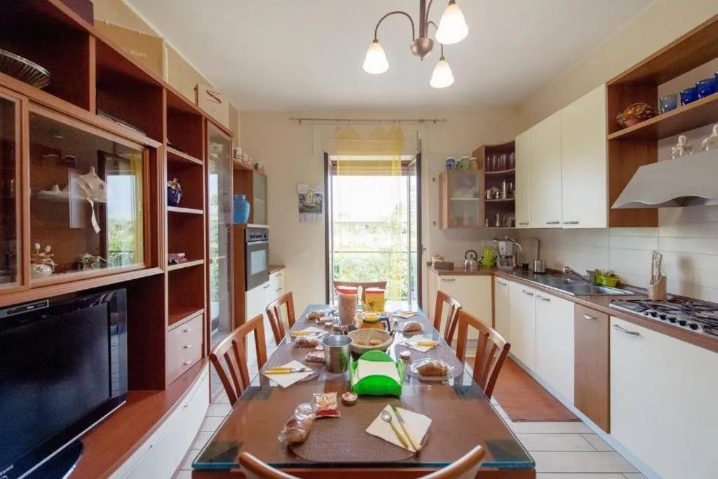 Kitchen or kitchenette in B&B S Home