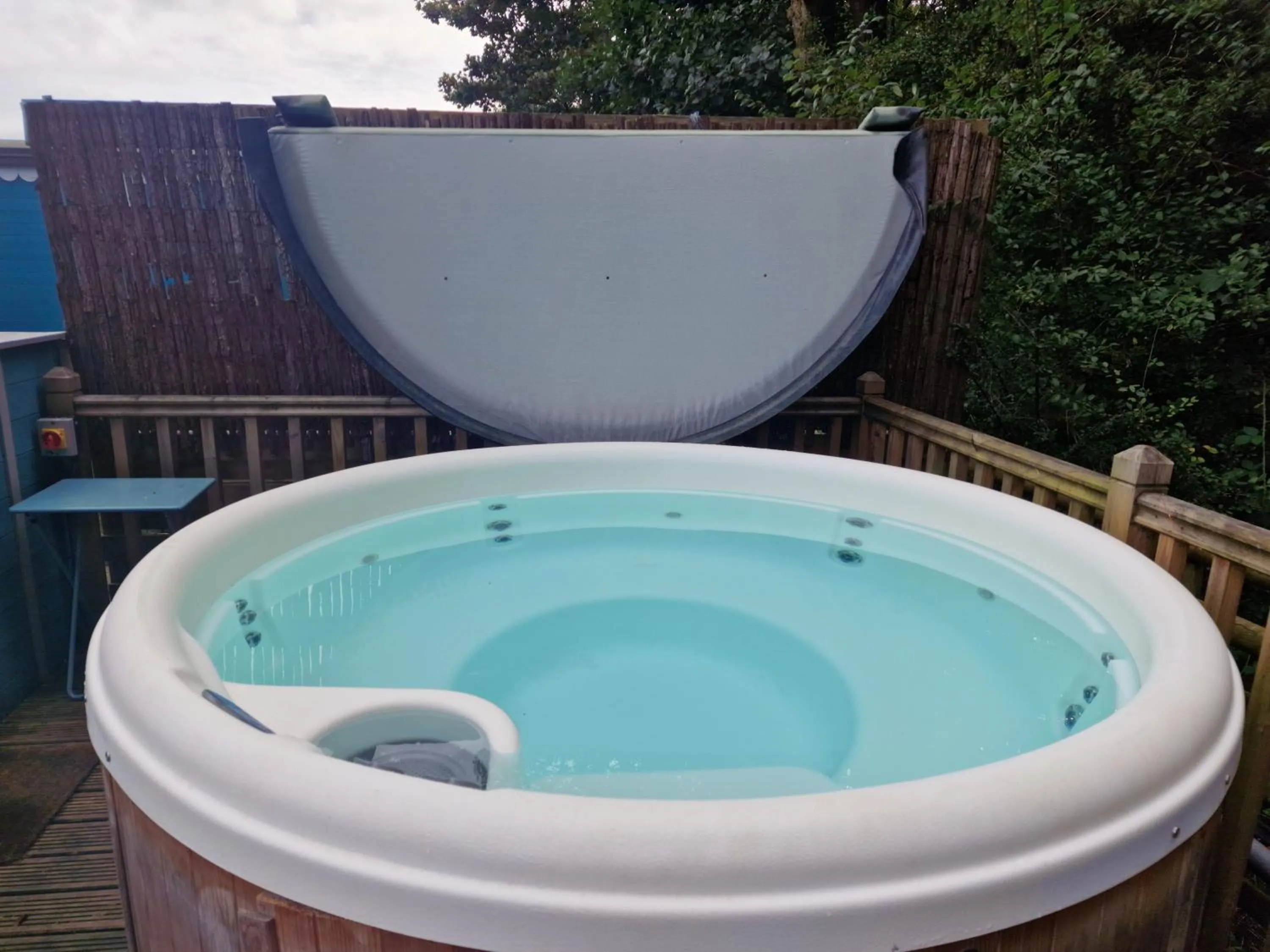 Glan yr Afon Dau - Relax Recuperate Hot Tub