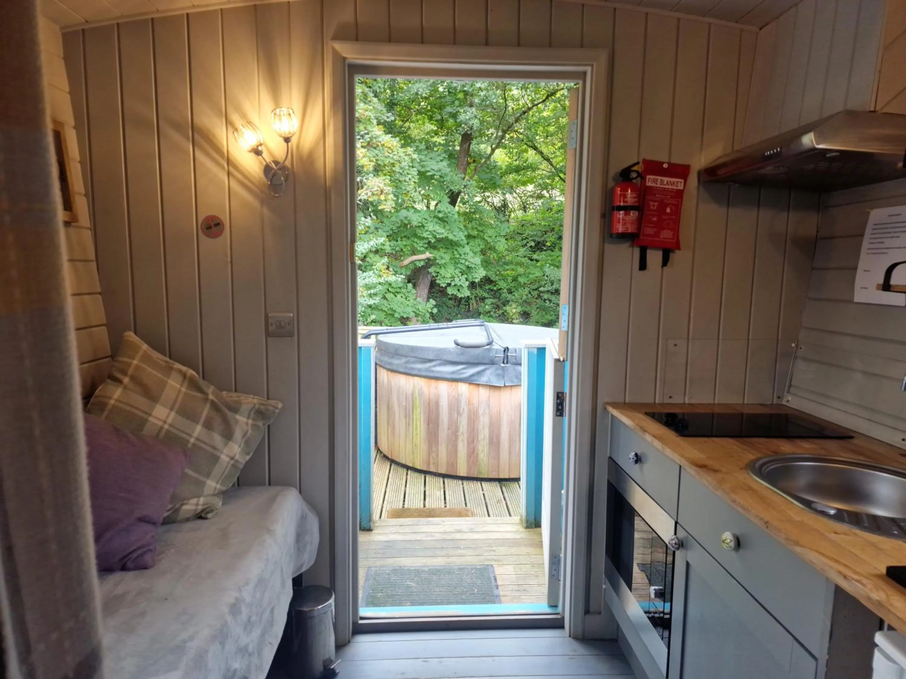 Glan yr Afon Dau - Relax Recuperate Hot Tub