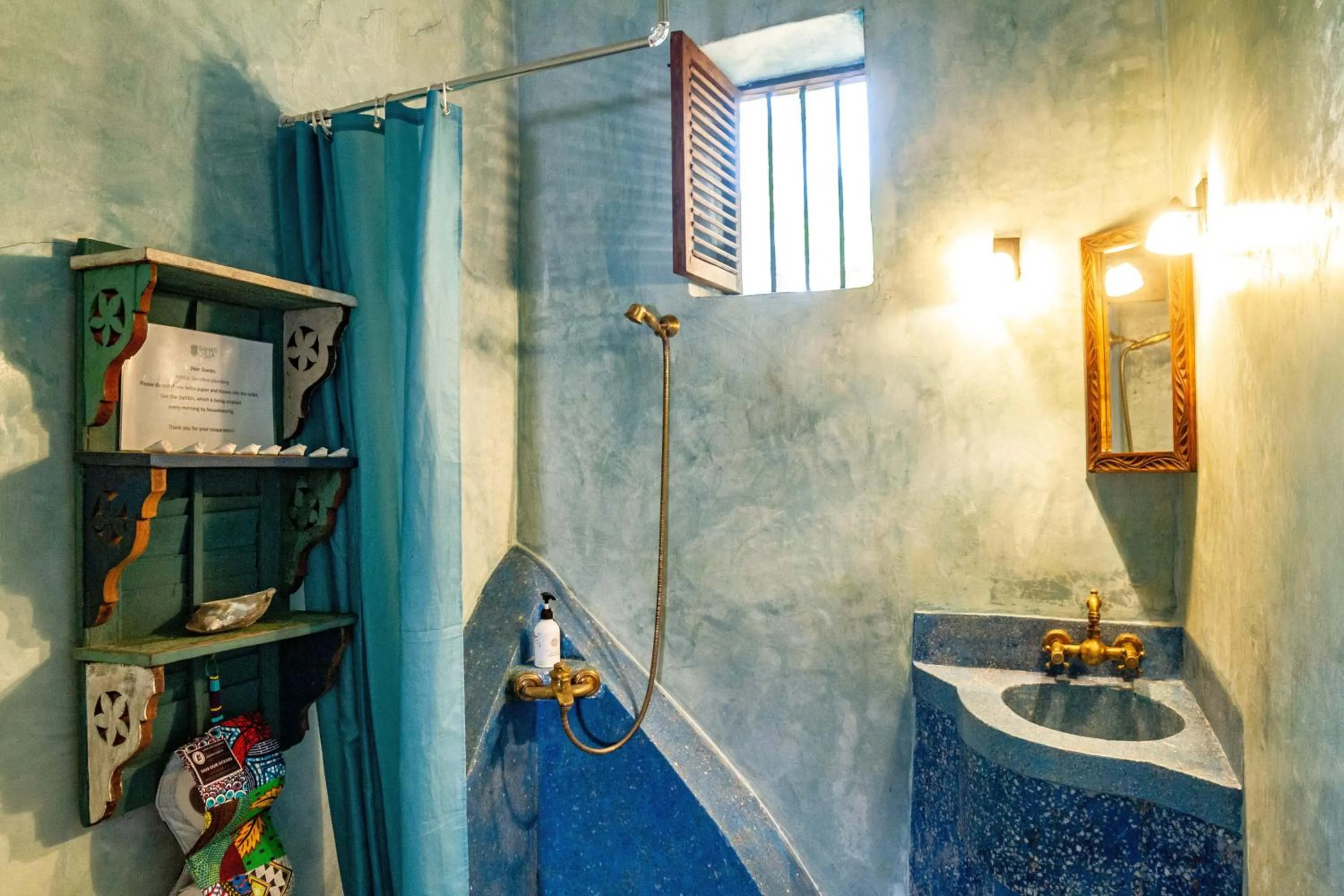 Shower in Villa Bahati Zanzibar