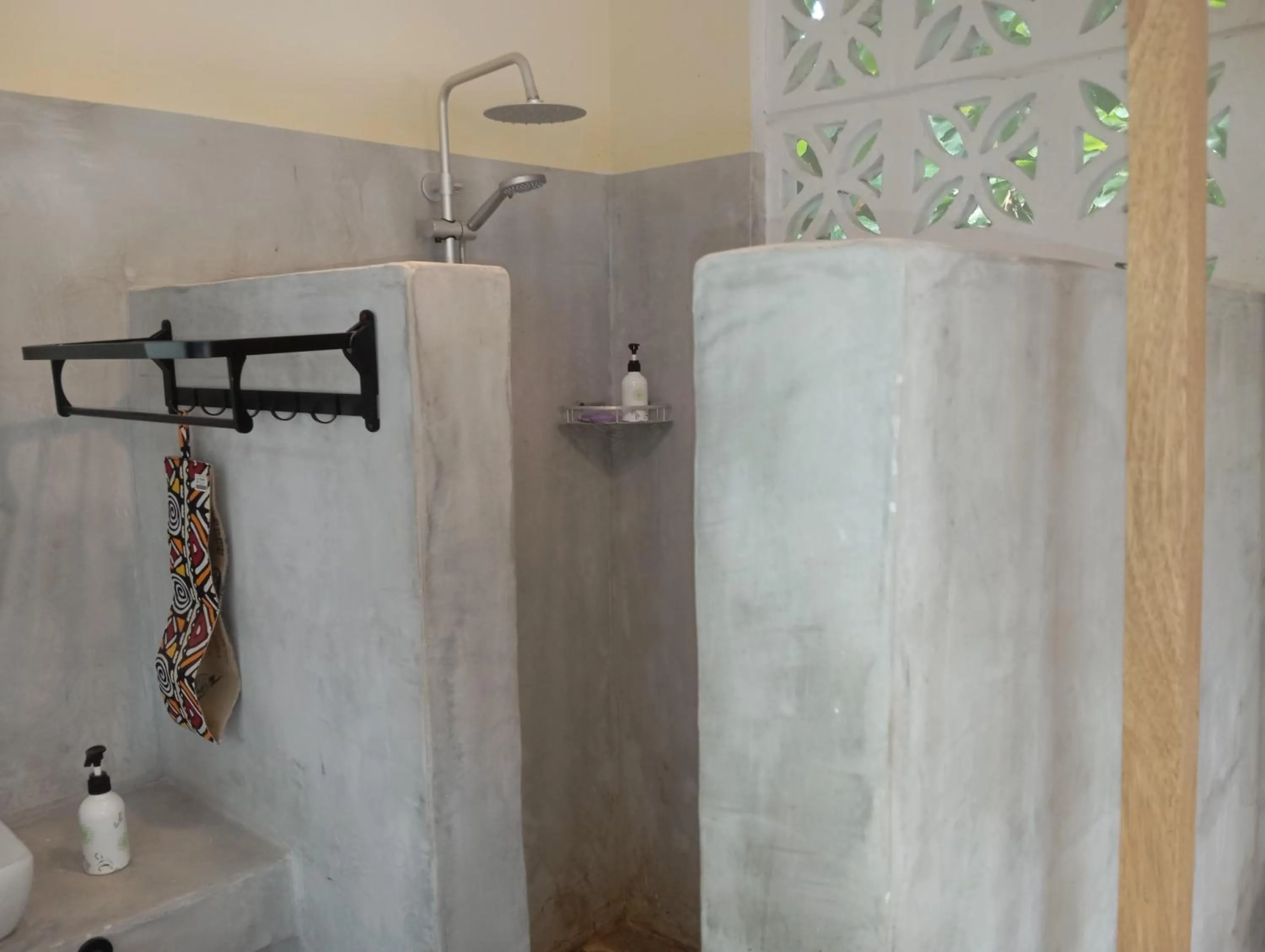 Shower in Villa Bahati Zanzibar