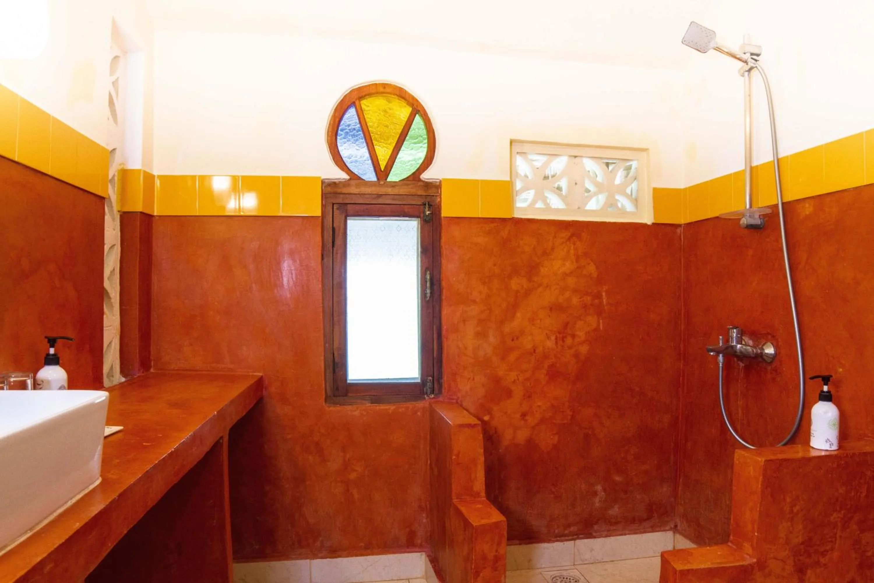 Shower in Villa Bahati Zanzibar