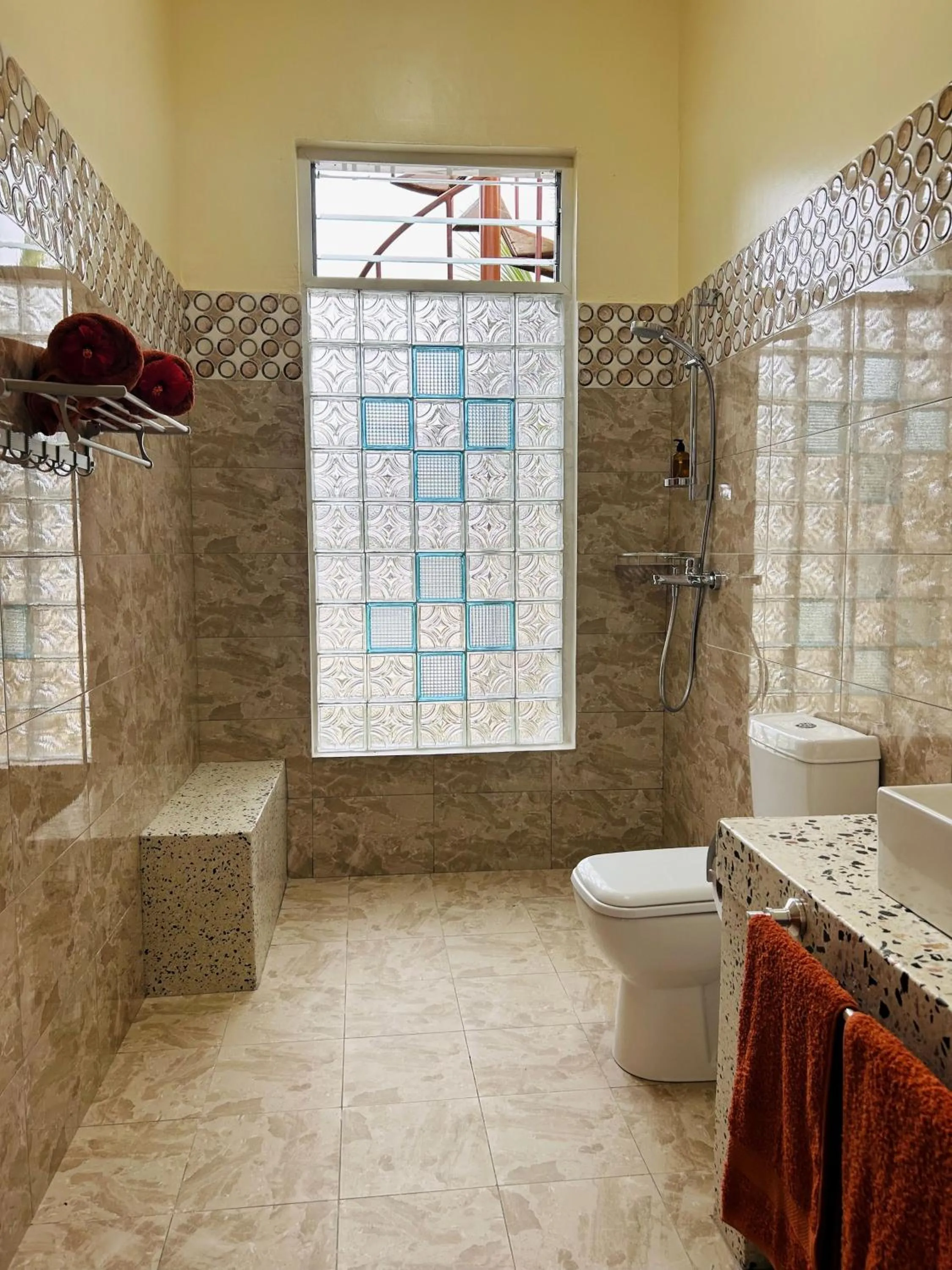 Shower in Villa Bahati Zanzibar