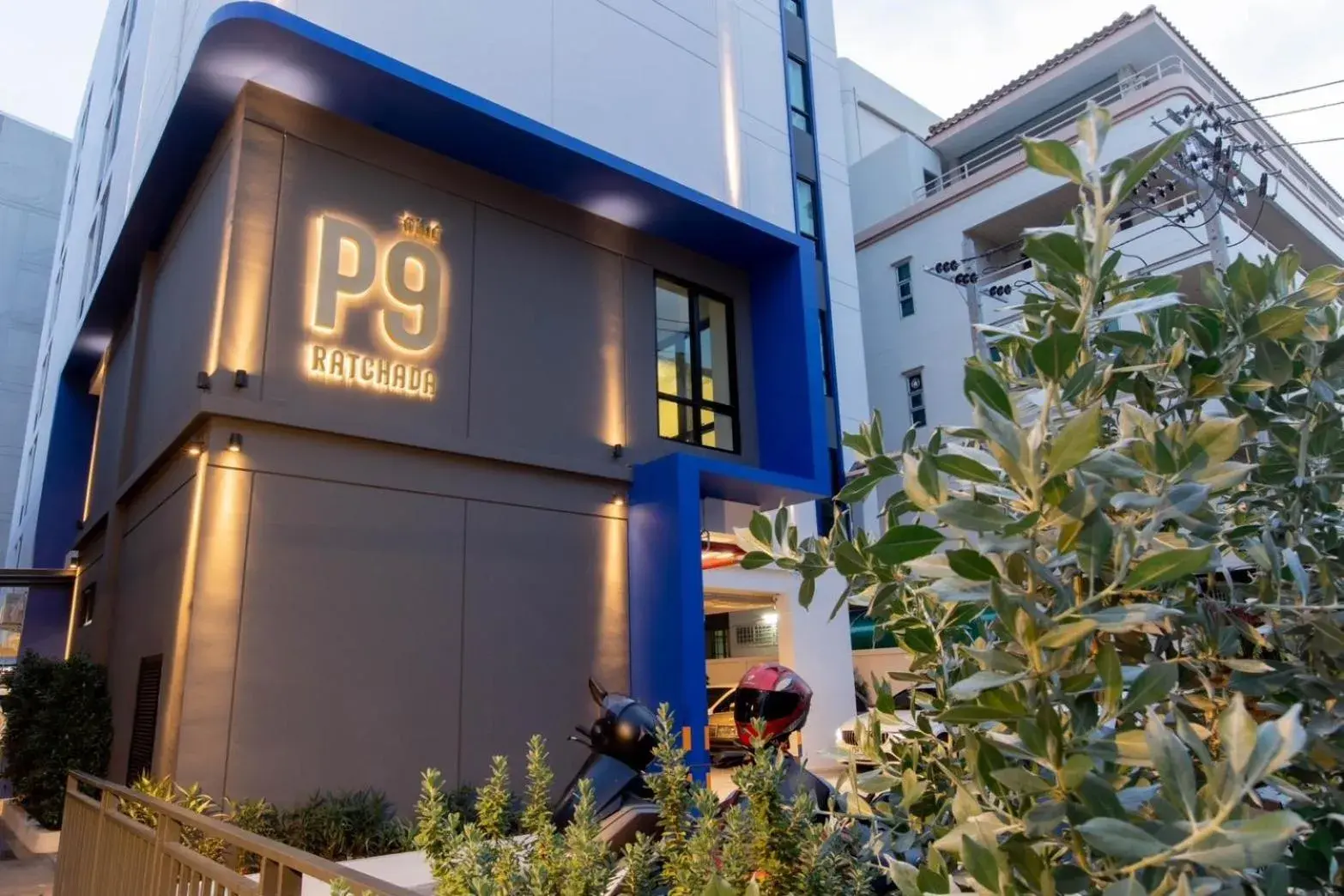 Property building in P9 Ratchada Hotel Property building in P9 Ratchada Hotel