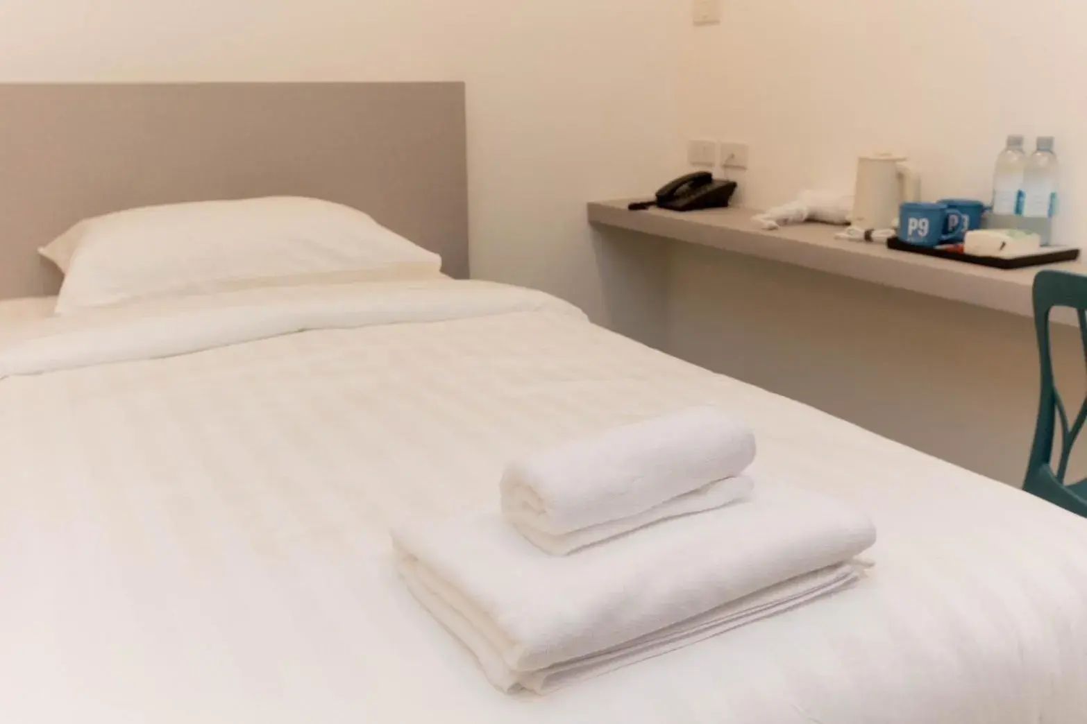 Photo of the whole room, Bed in P9 Ratchada Hotel Photo of the whole room, Bed in P9 Ratchada Hotel