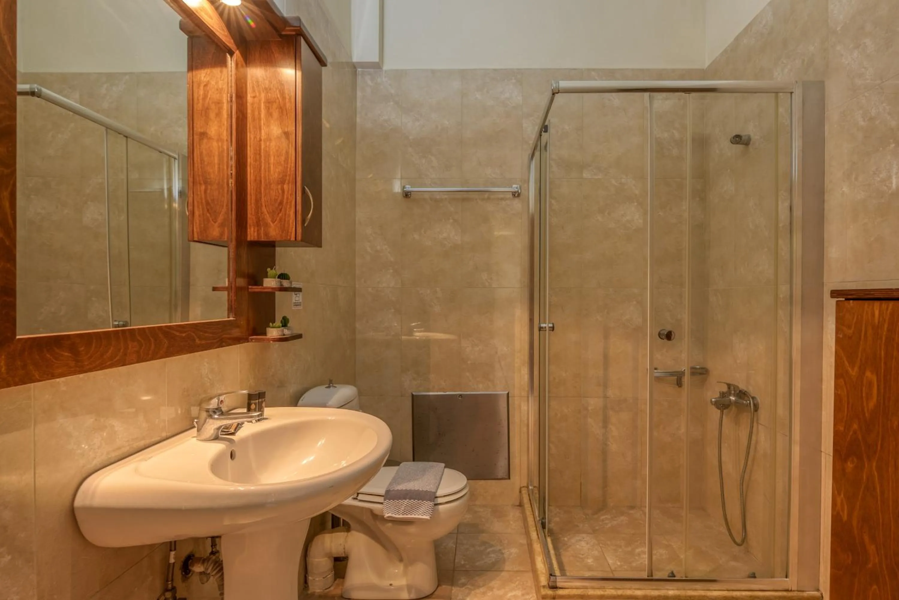 Shower in Secreto Studios