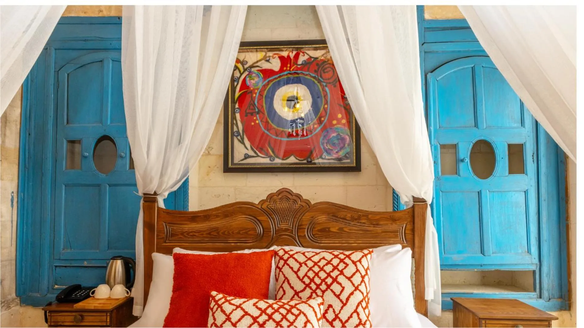 Decorative detail in Stone House by Cevahir