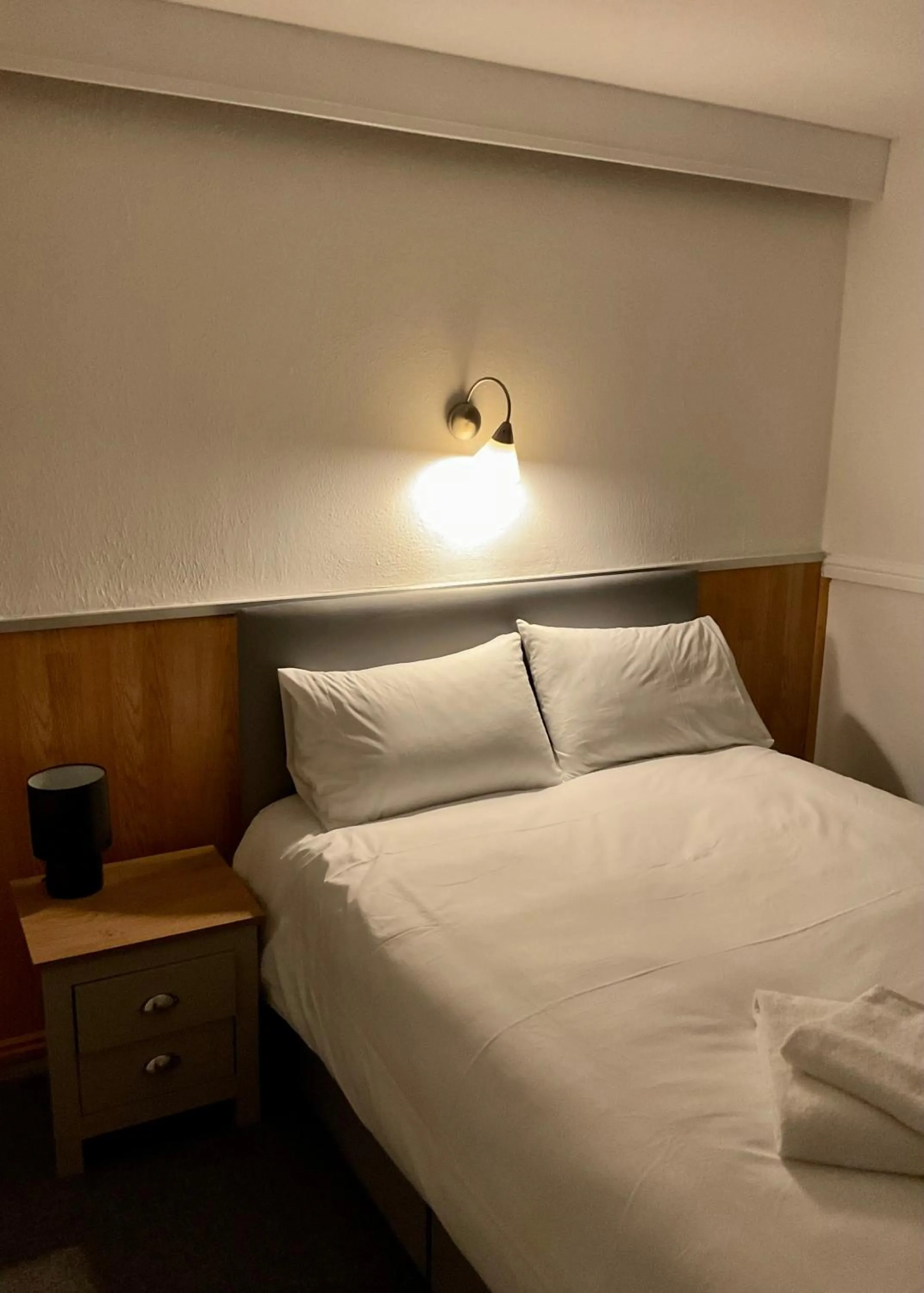 Bedroom, Bed in The Brentwood Hotel Porthcawl