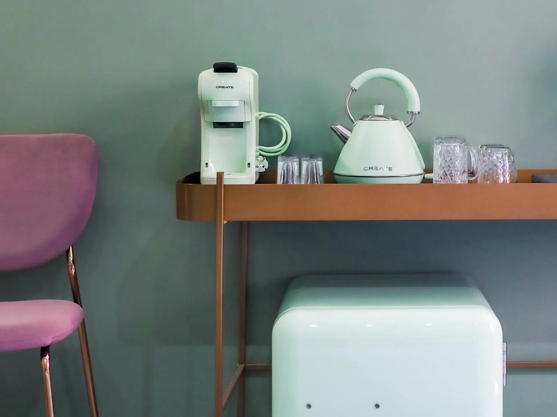 Coffee/tea facilities in C'est La Vie Suites