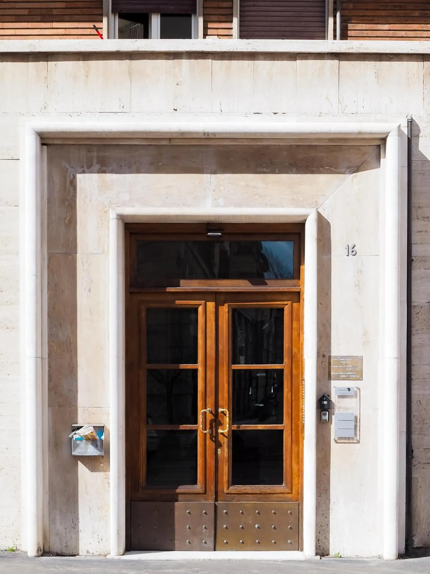 Facade/entrance in C'est La Vie Suites