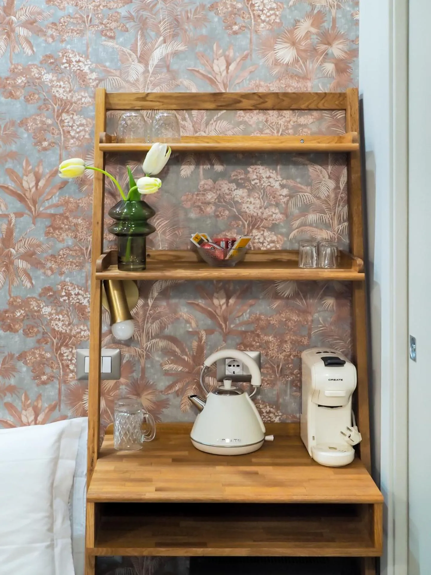 Coffee/tea facilities in C'est La Vie Suites