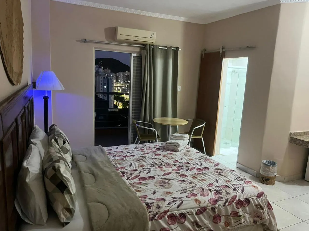 Balcony/Terrace, Bed in Hotel Chácara do Mosteiro