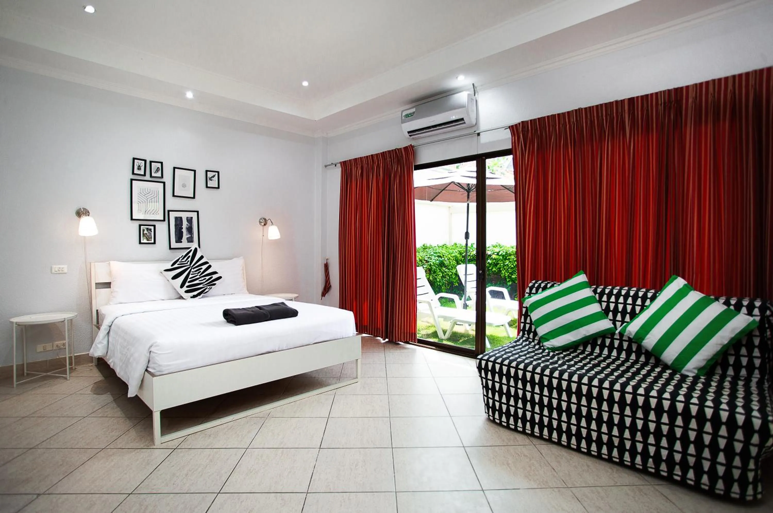 Bedroom, Bed in Tortuga Villas Pattaya