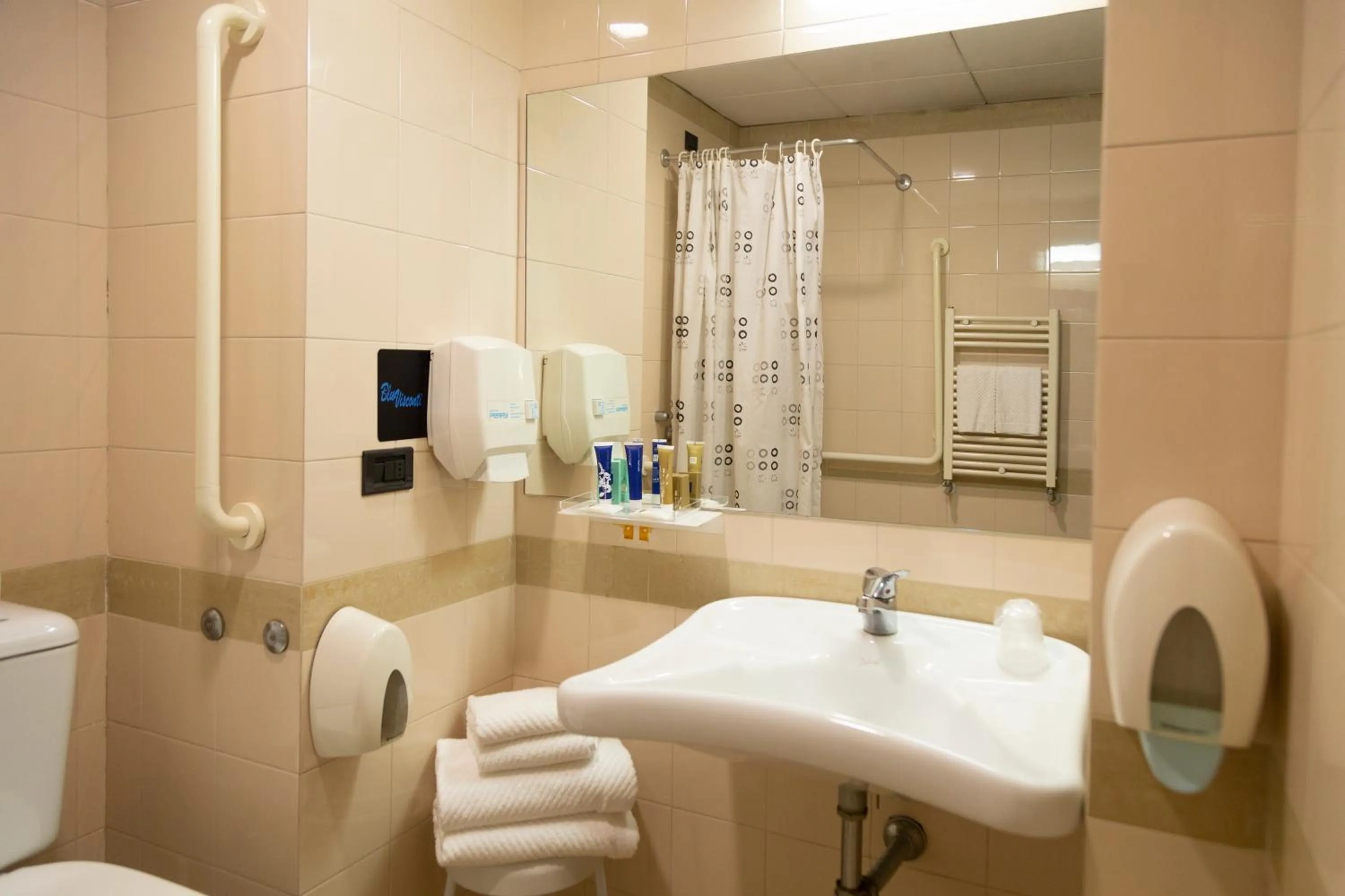 Bathroom in iH Hotels Milano Blu Visconti