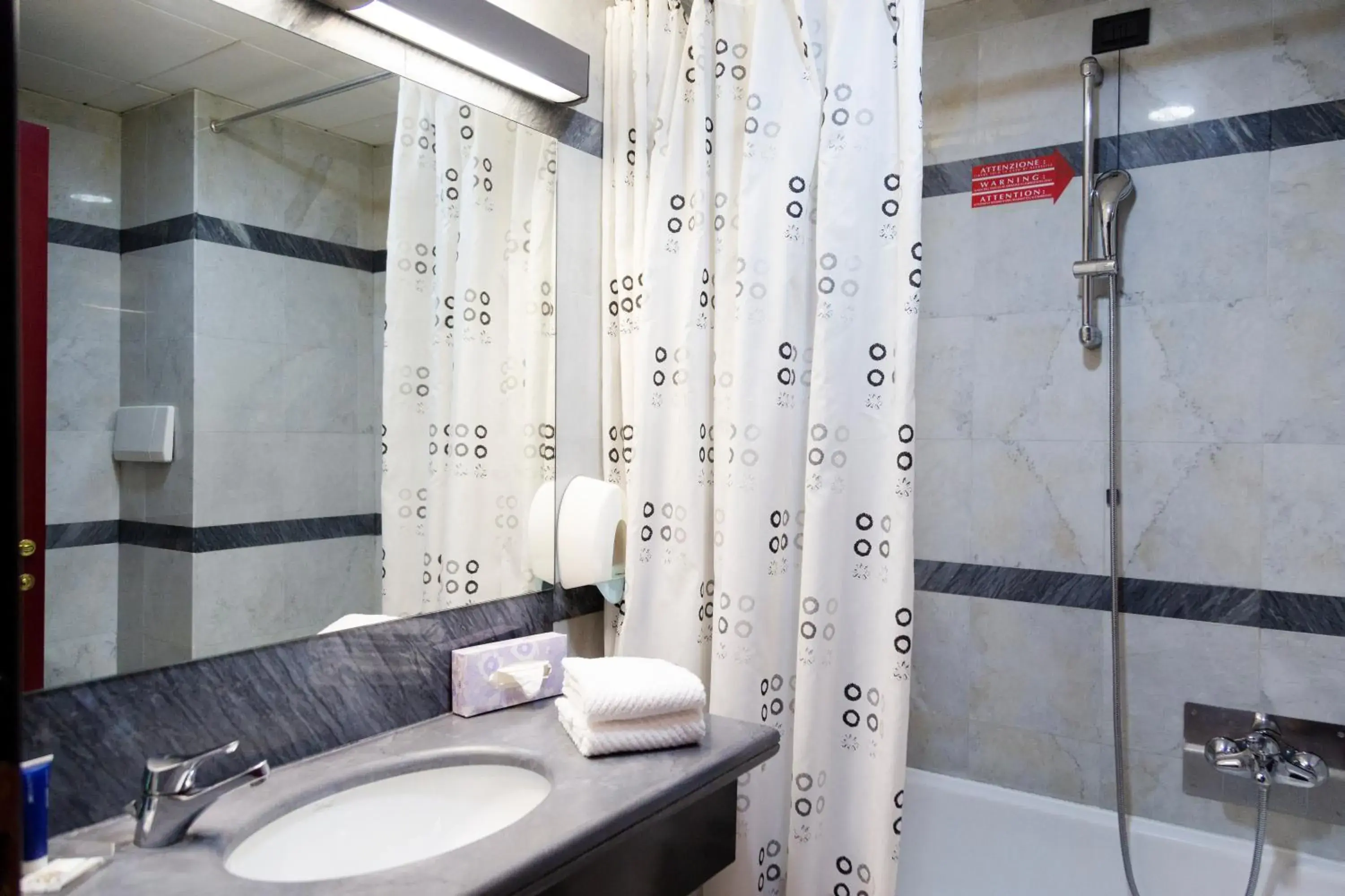 Triple Room in iH Hotels Milano Blu Visconti Triple Room in iH Hotels Milano Blu Visconti