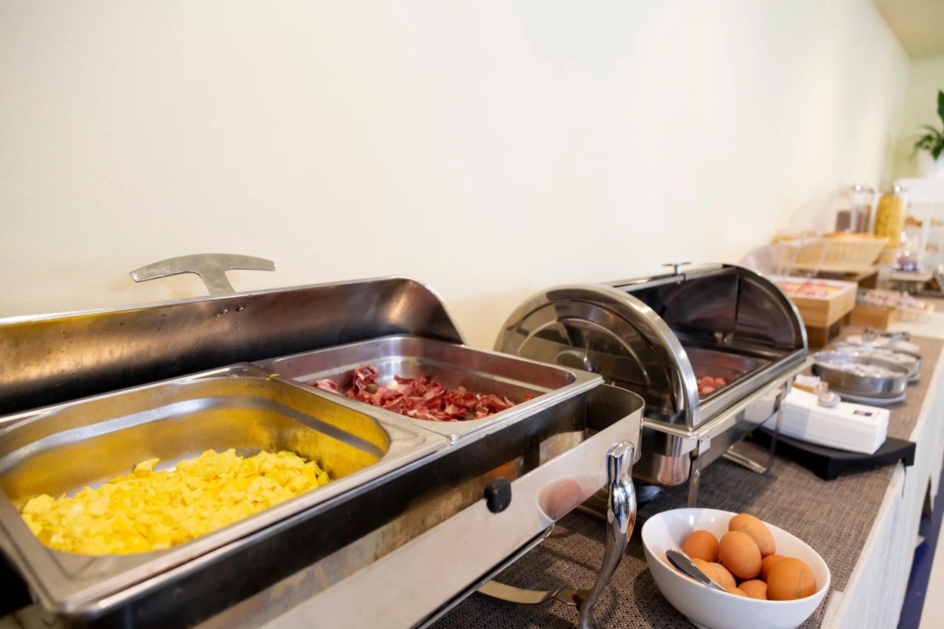 Continental breakfast in iH Hotels Milano Blu Visconti