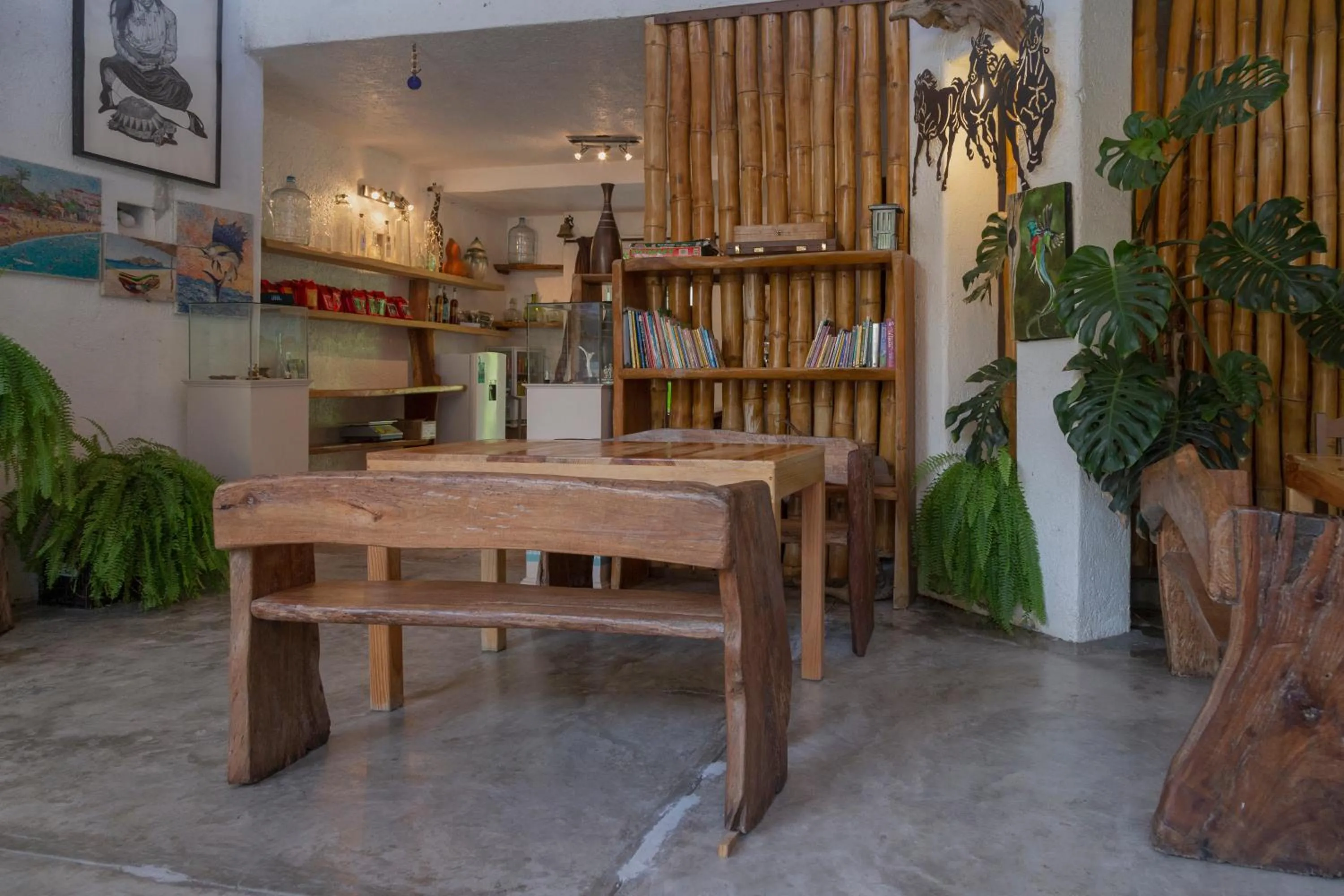Dining area in Hotel Casa Lasibe Café