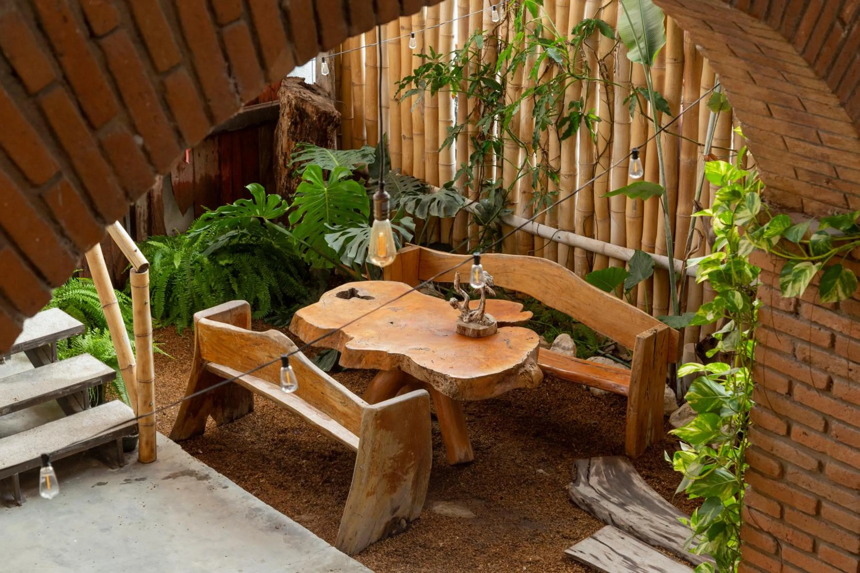 Patio in Hotel Casa Lasibe Café