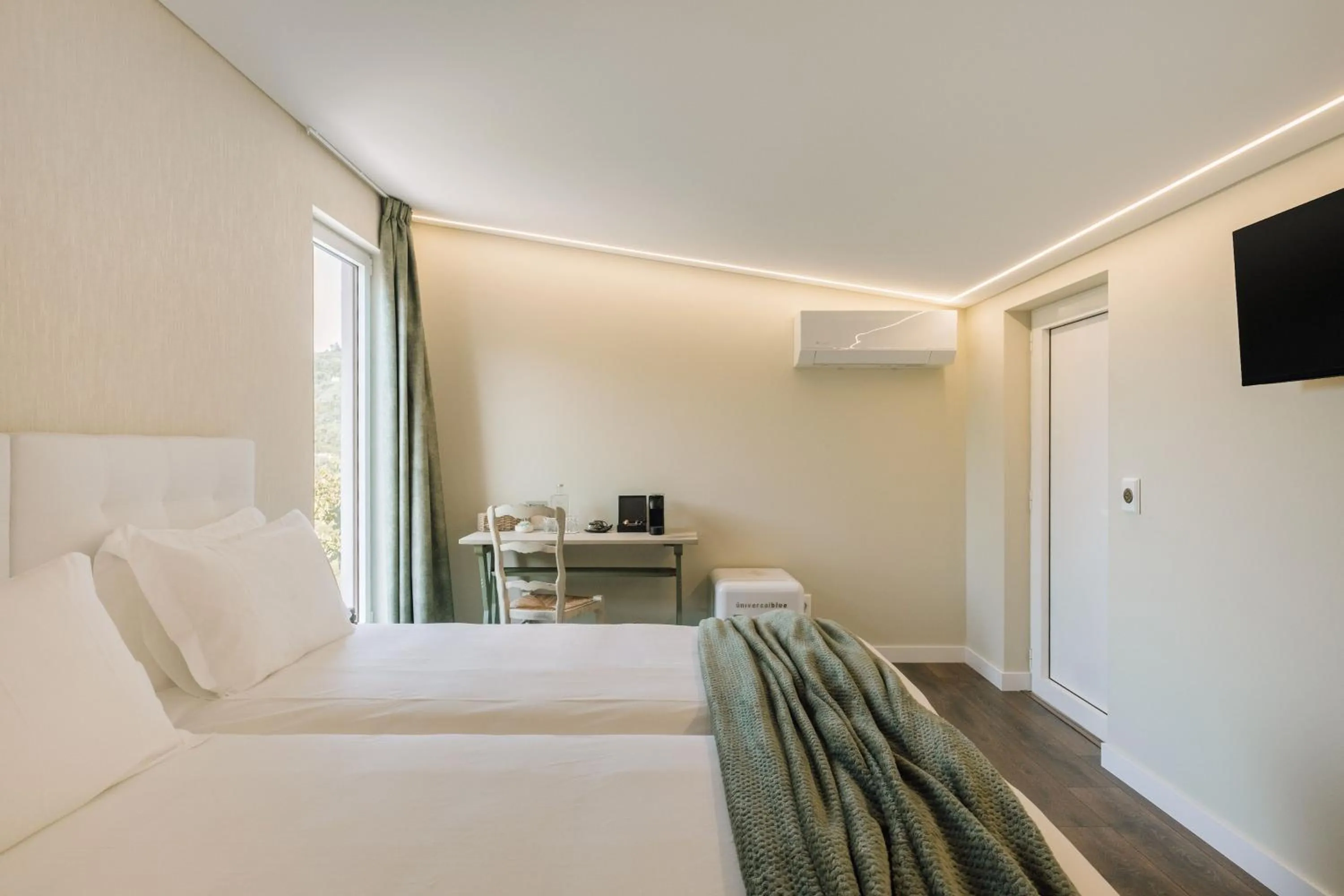 Photo of the whole room, Bed in Palacete do Guerreiro Charme Hotel & SPA