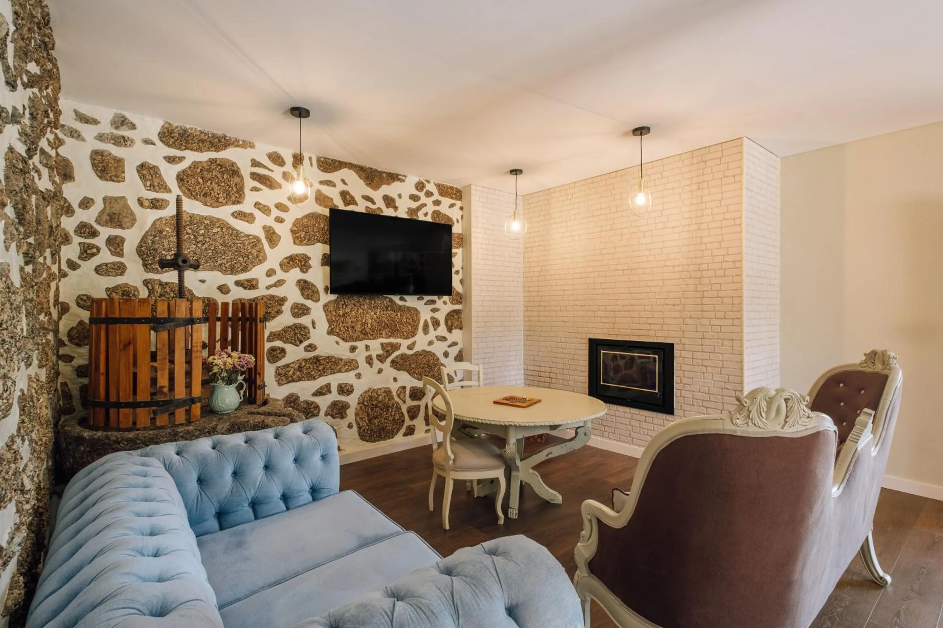 Communal lounge/ TV room in Palacete do Guerreiro Charme Hotel & SPA