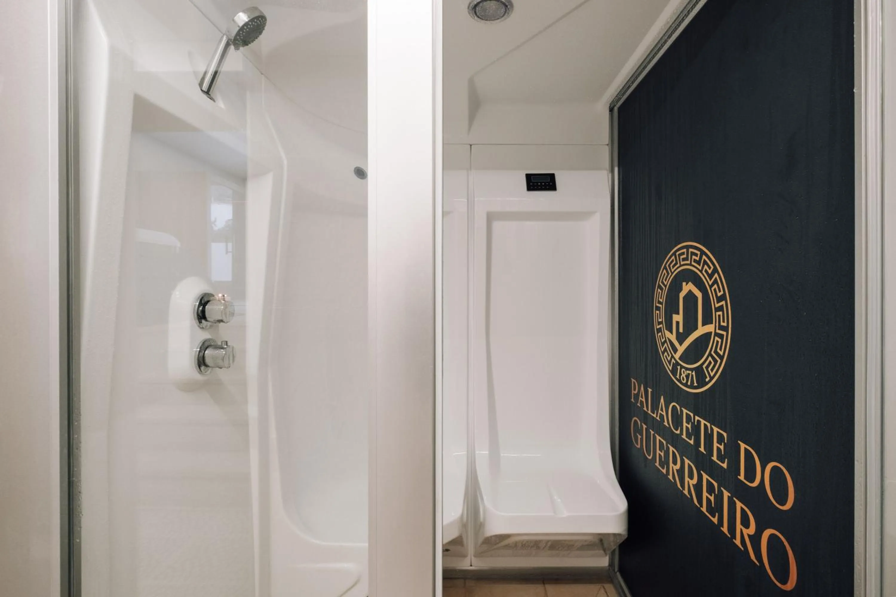 Steam room in Palacete do Guerreiro Charme Hotel & SPA