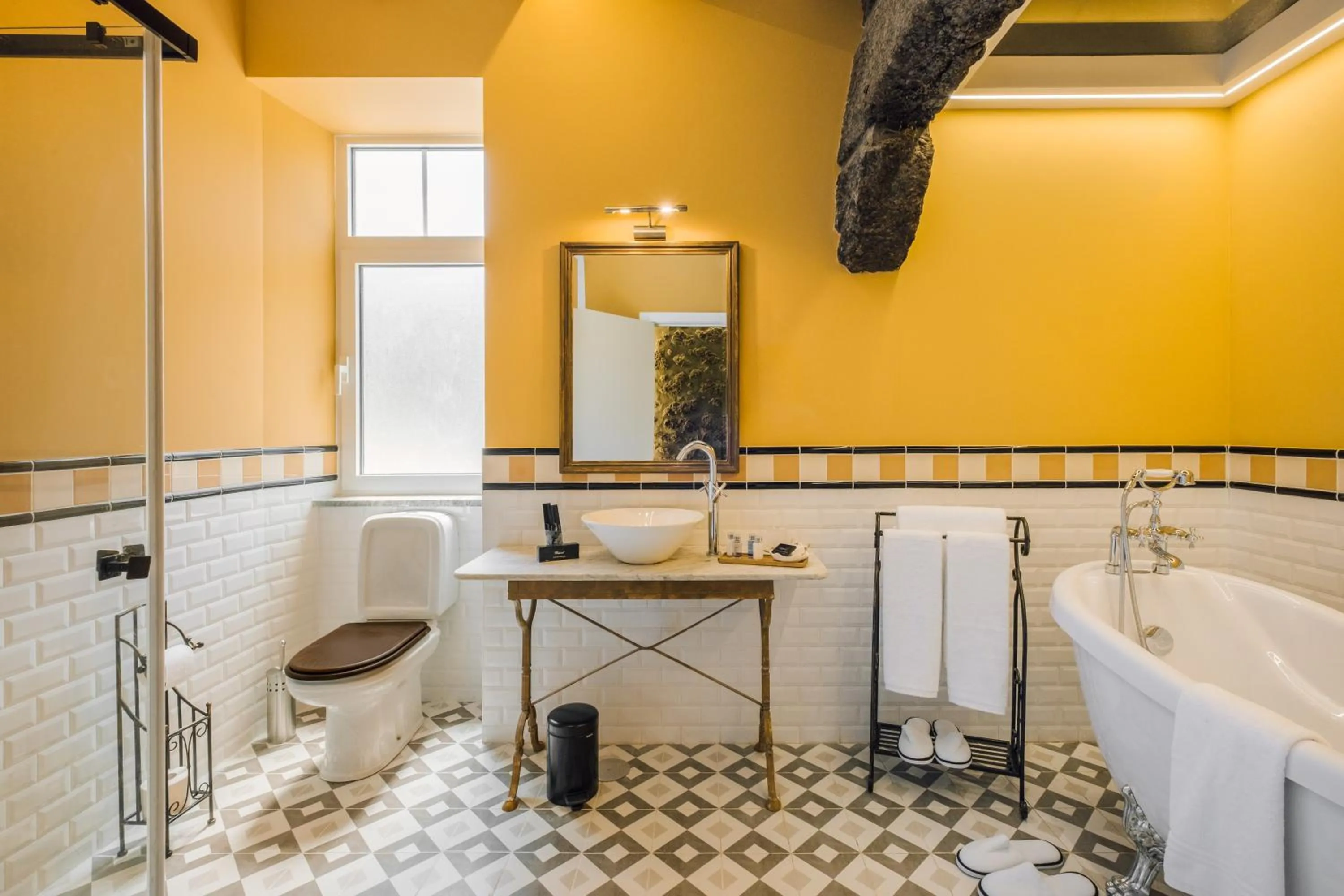 Shower in Palacete do Guerreiro Charme Hotel & SPA