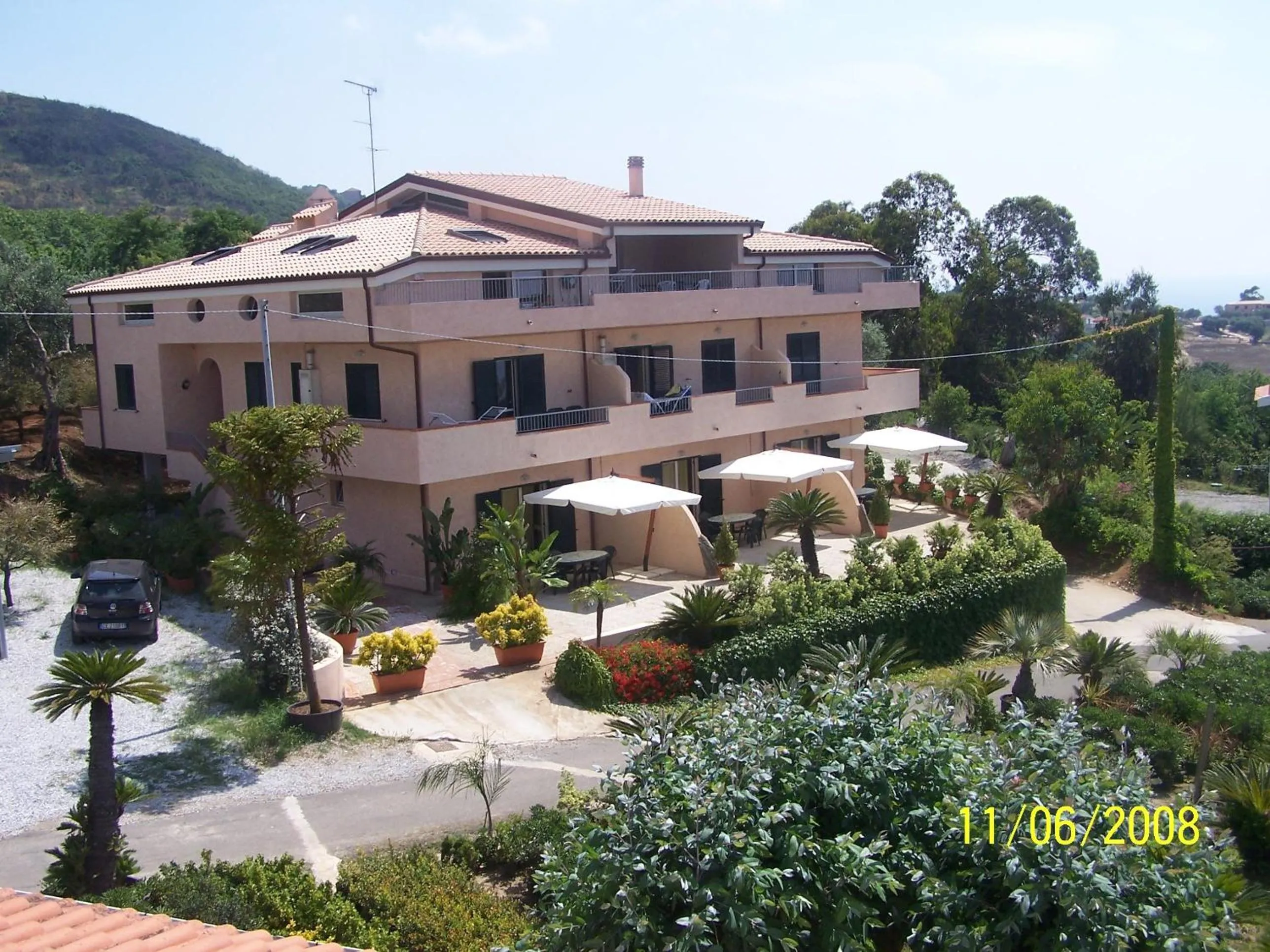 Facade/entrance in Residence Floritalia - Ricarica auto elettriche