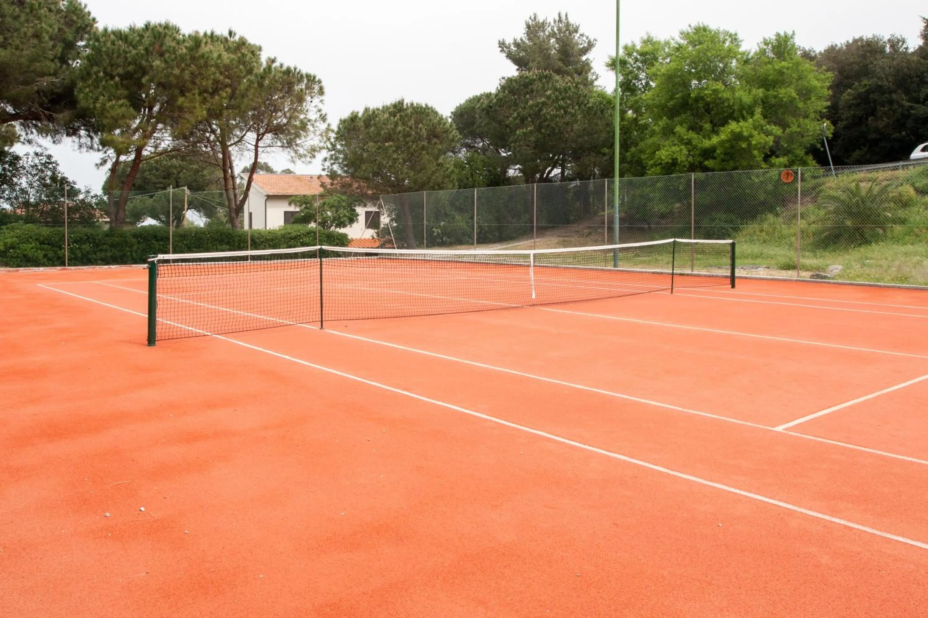 Tennis court in Residence Le Mimose