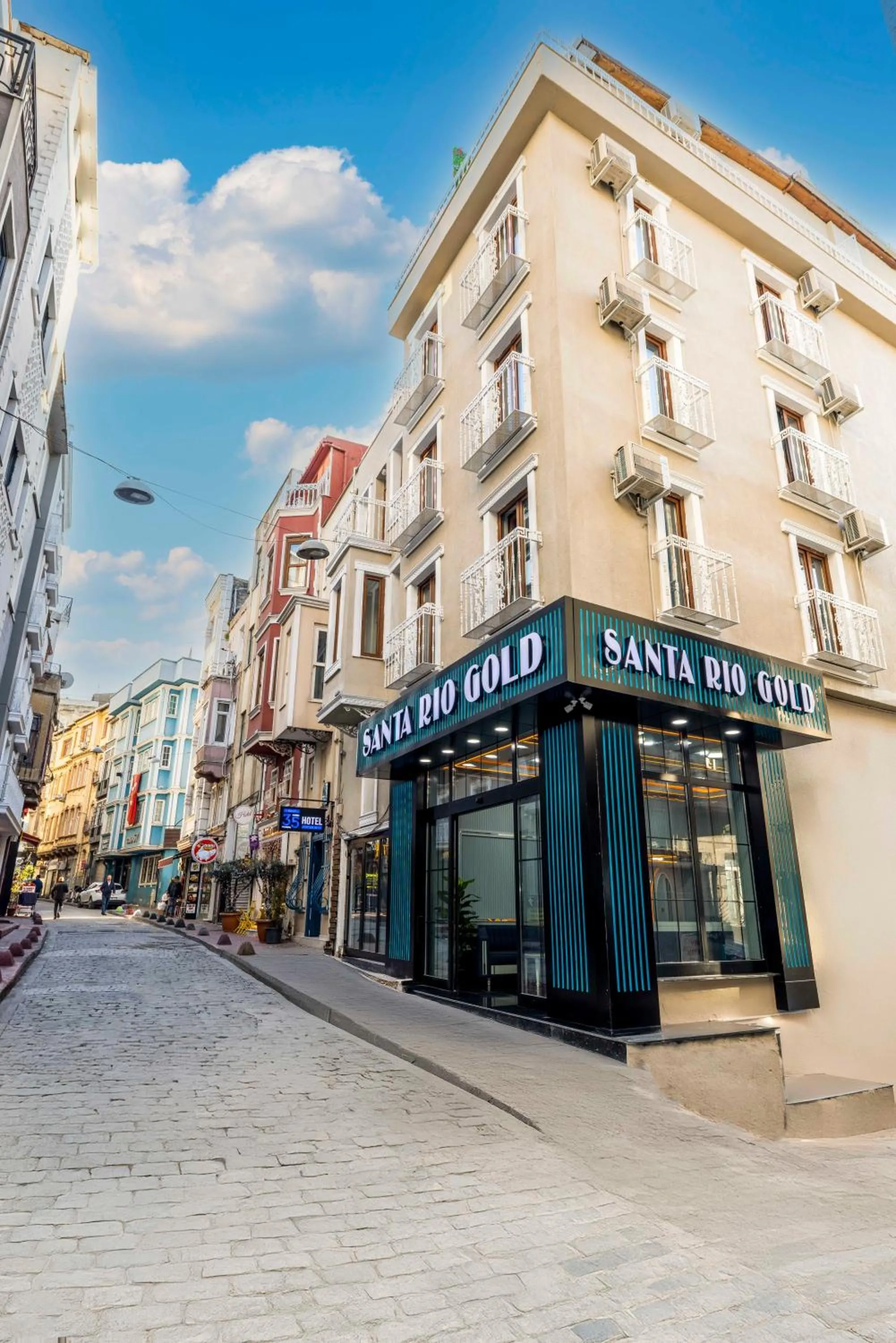 Property building in Santa Rio Gold Taxim Hotel